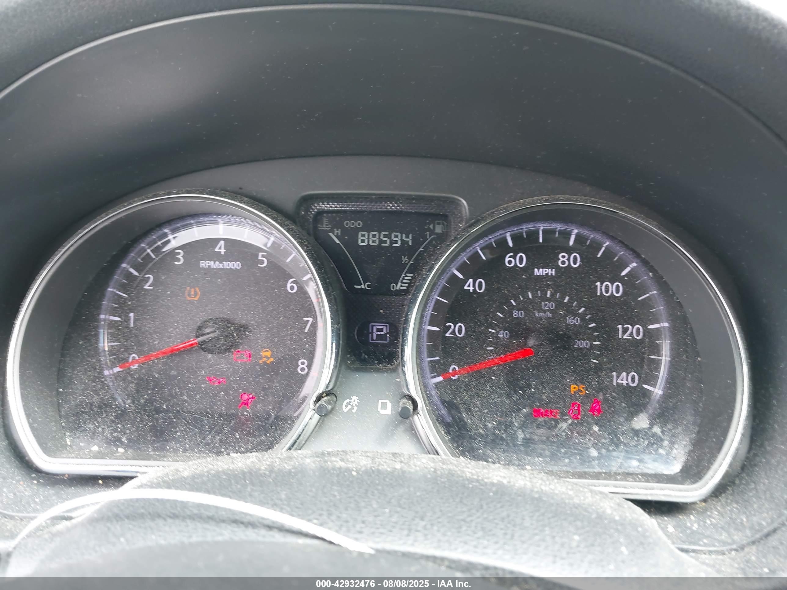 NISSAN VERSA image 7
