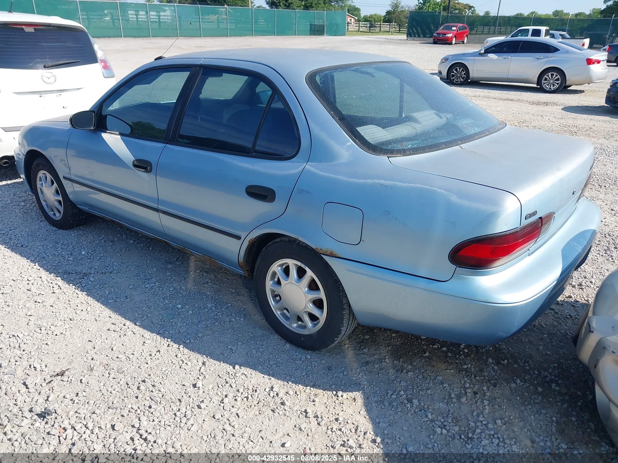 GEO PRIZM image 3