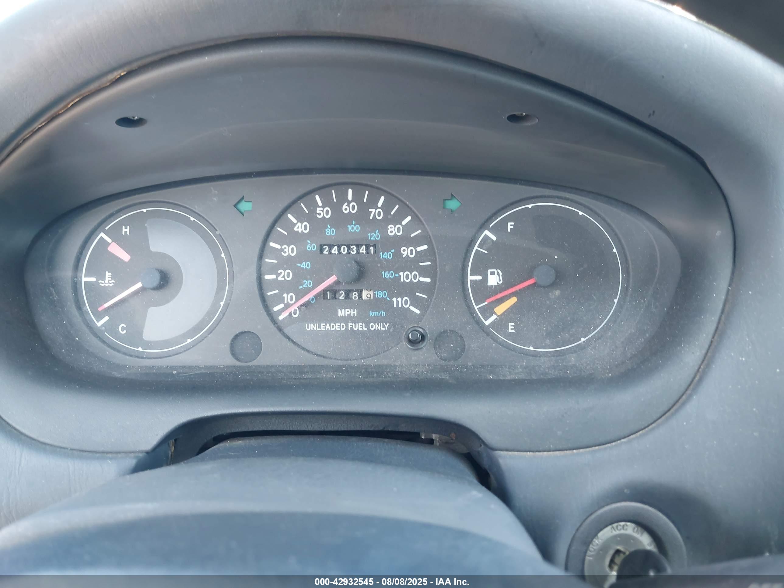 GEO PRIZM image 7