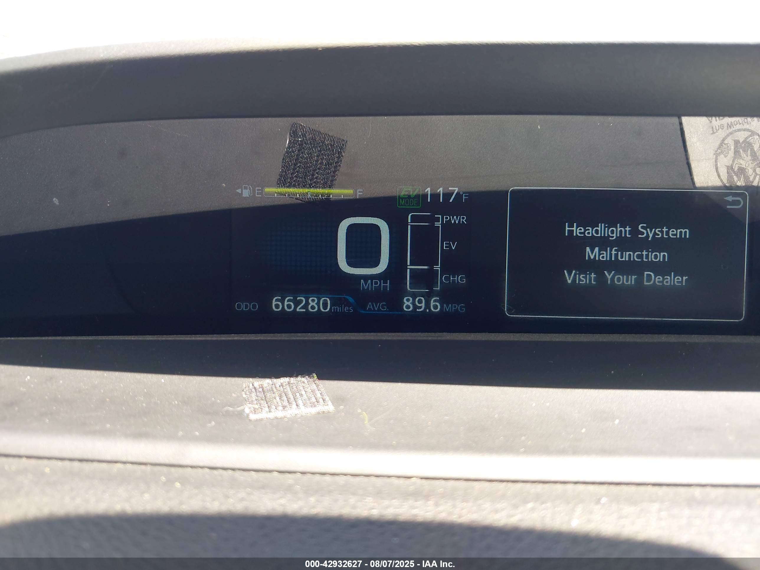 TOYOTA PRIUS image 7