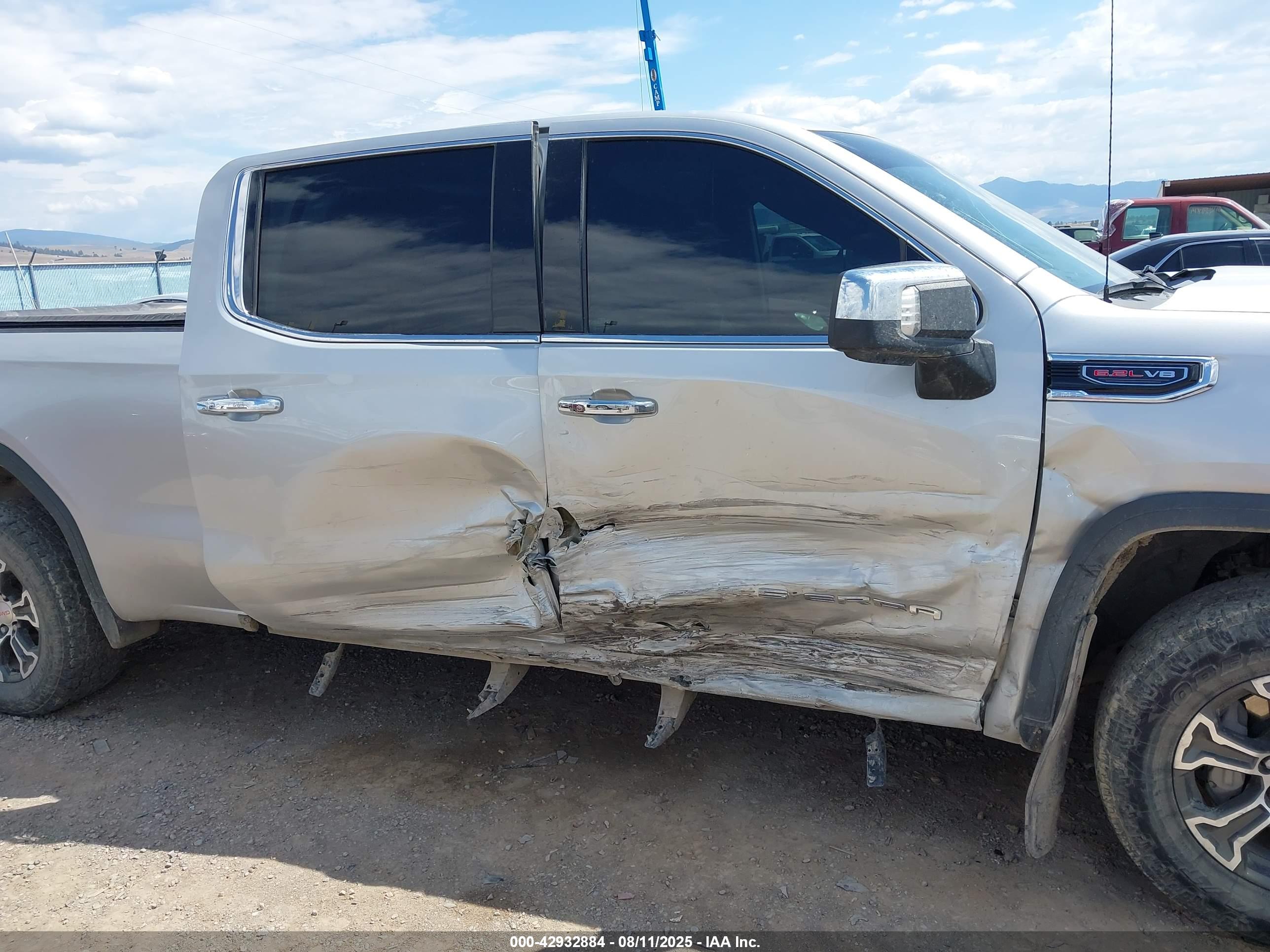 GMC SIERRA image 6