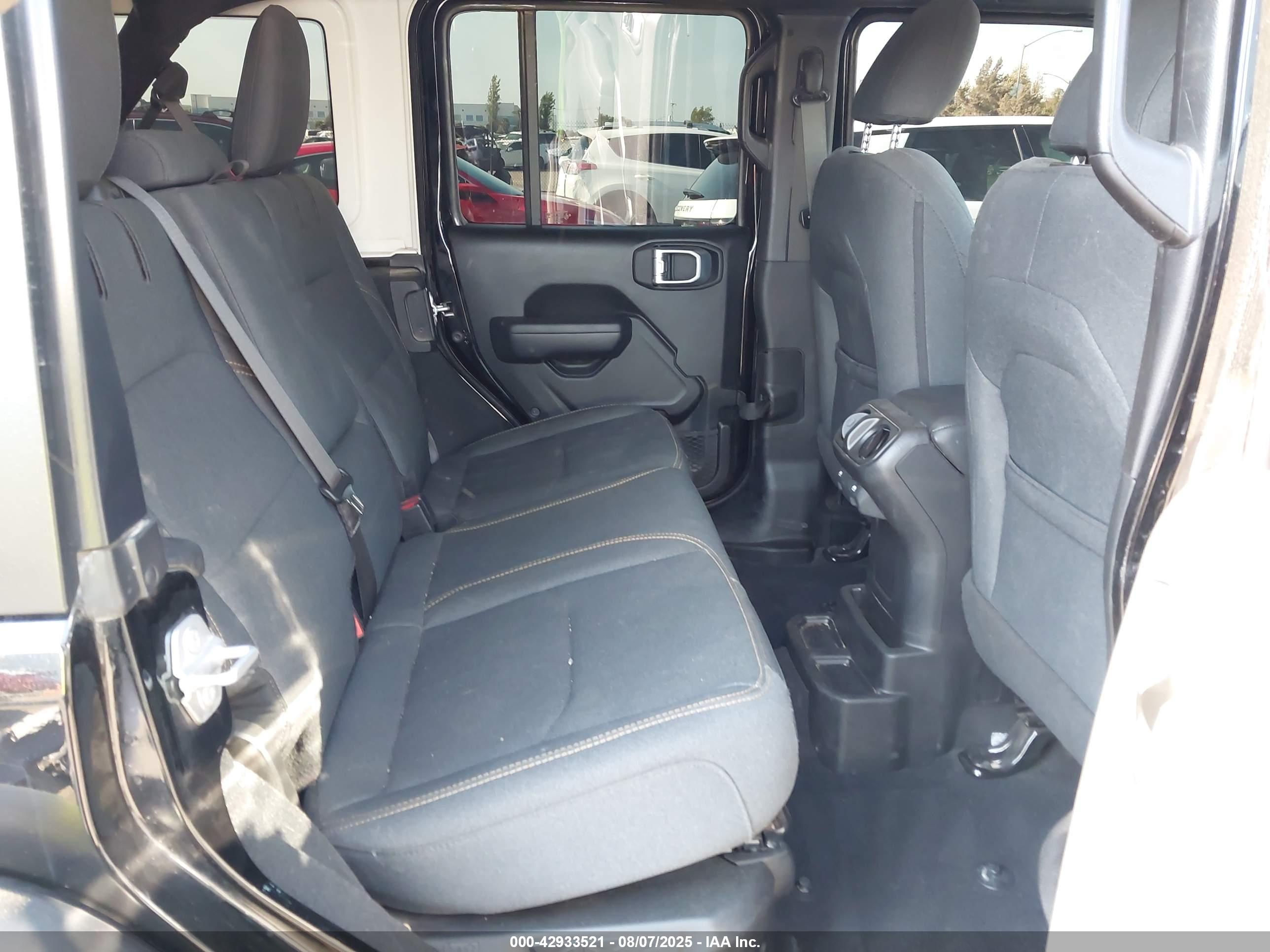 JEEP WRANGLER image 8
