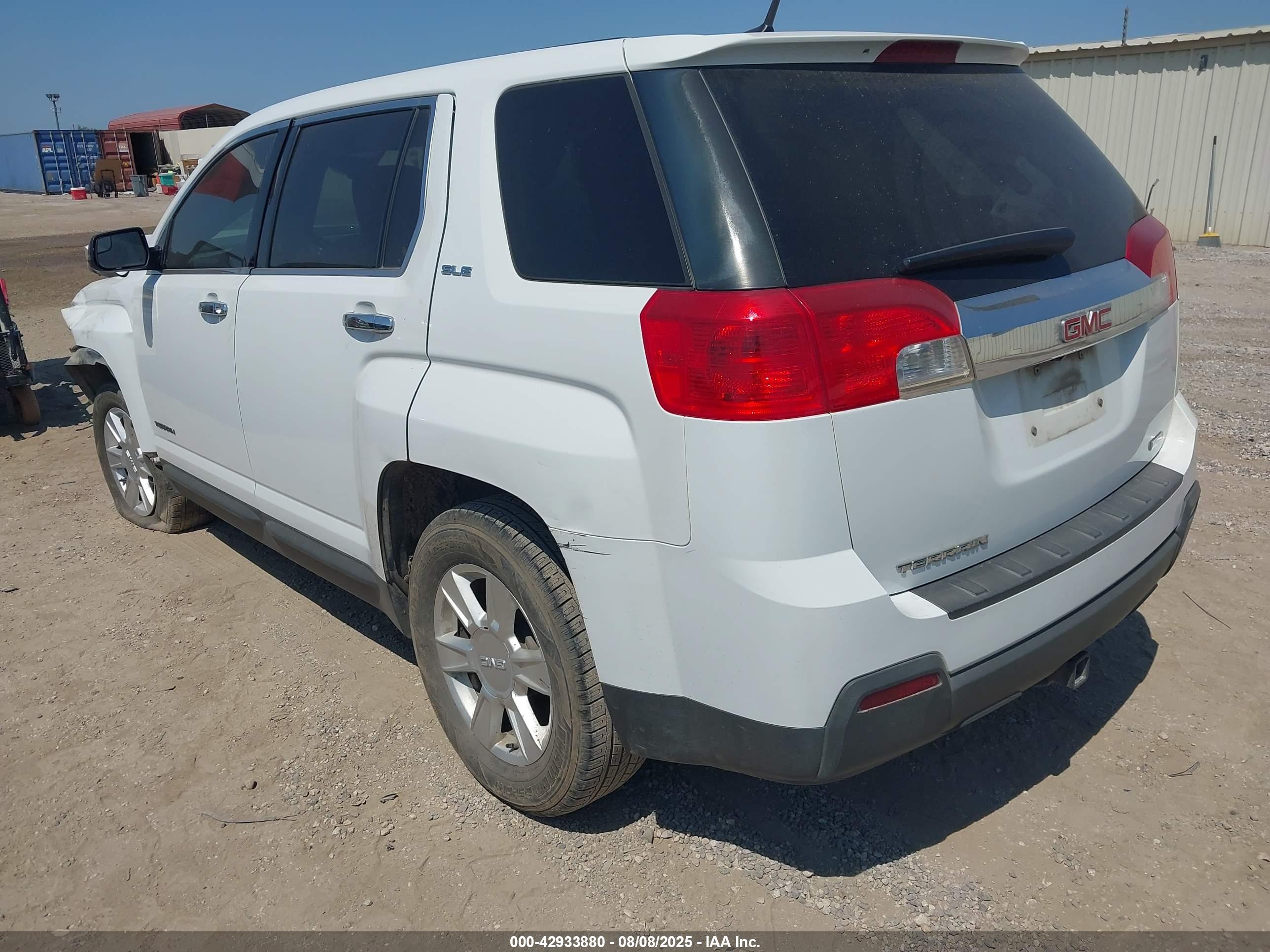 GMC TERRAIN image 3