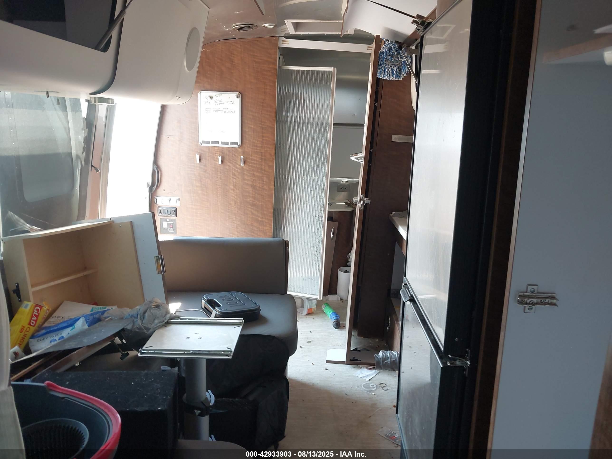 AIRSTREAM HUNTER image 8