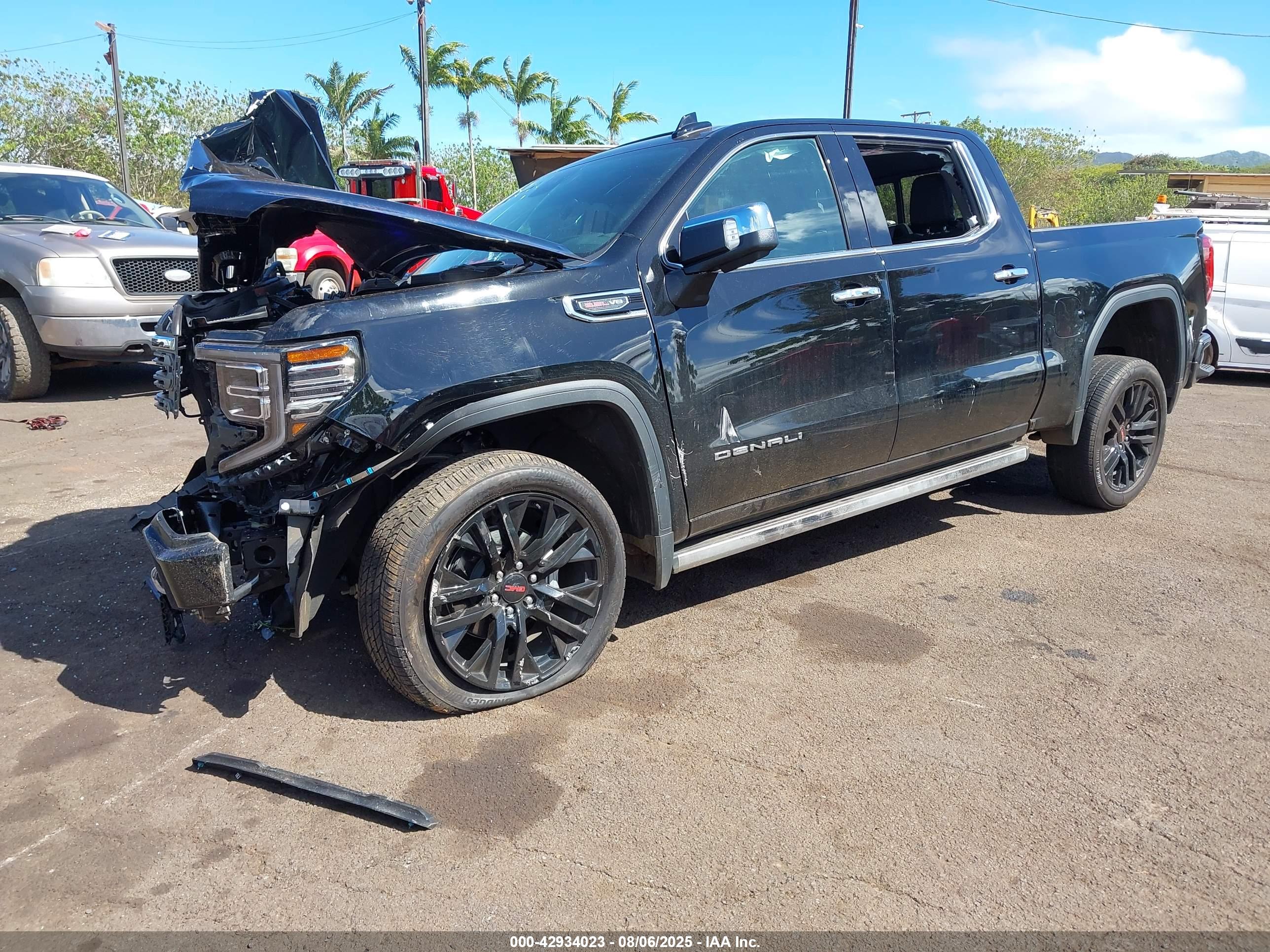 GMC SIERRA image 2