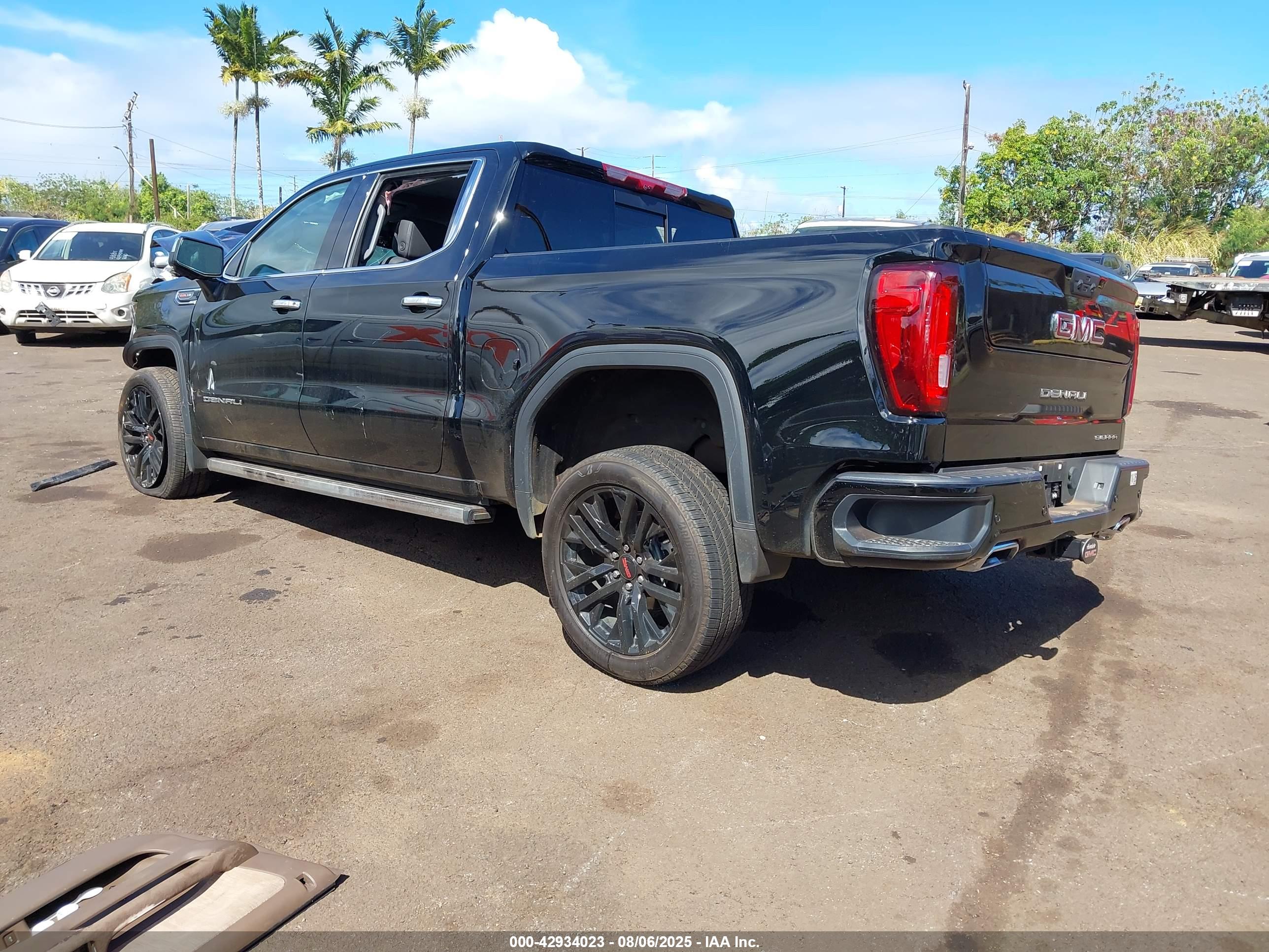GMC SIERRA image 3