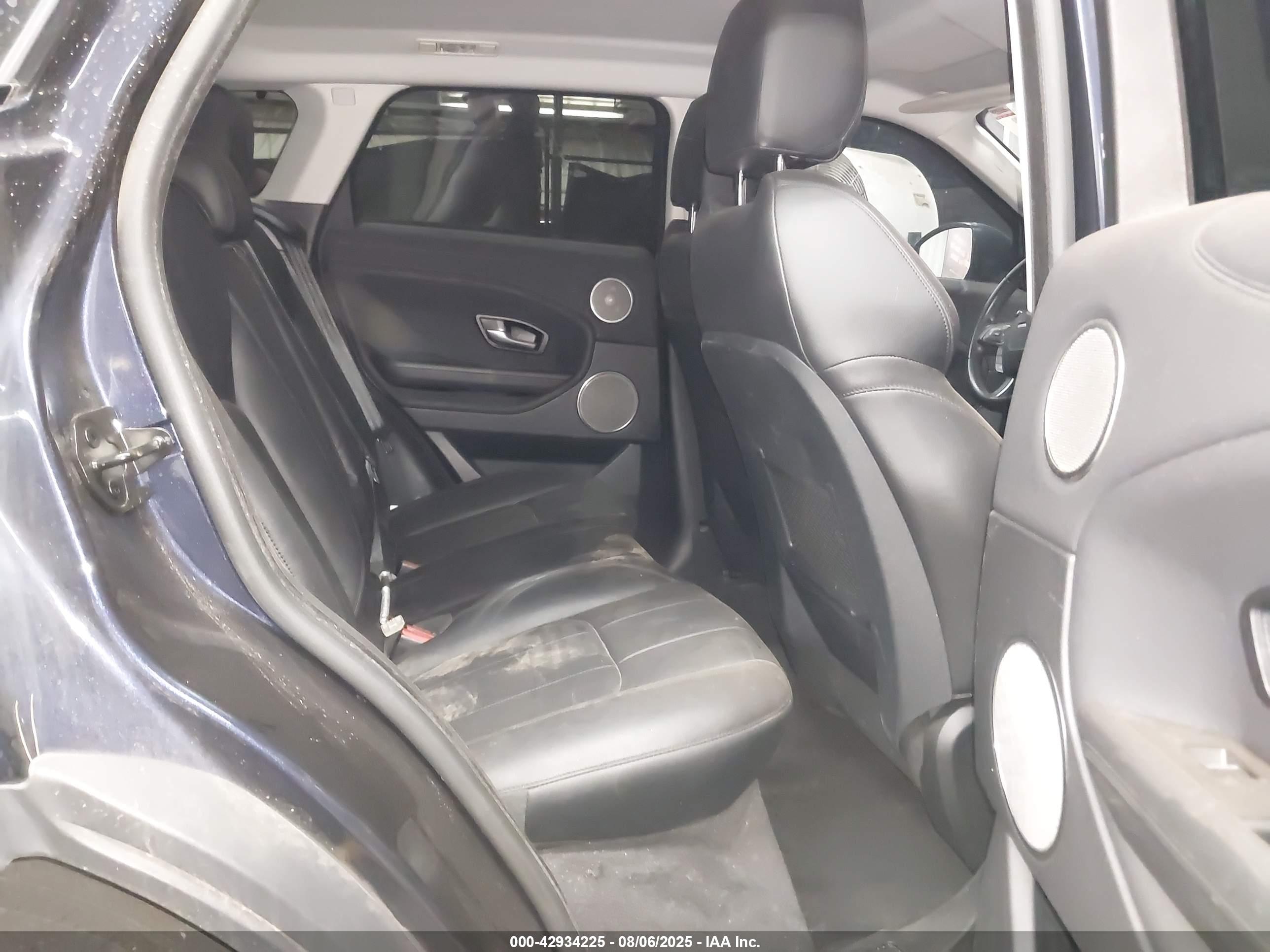LAND ROVER image 8