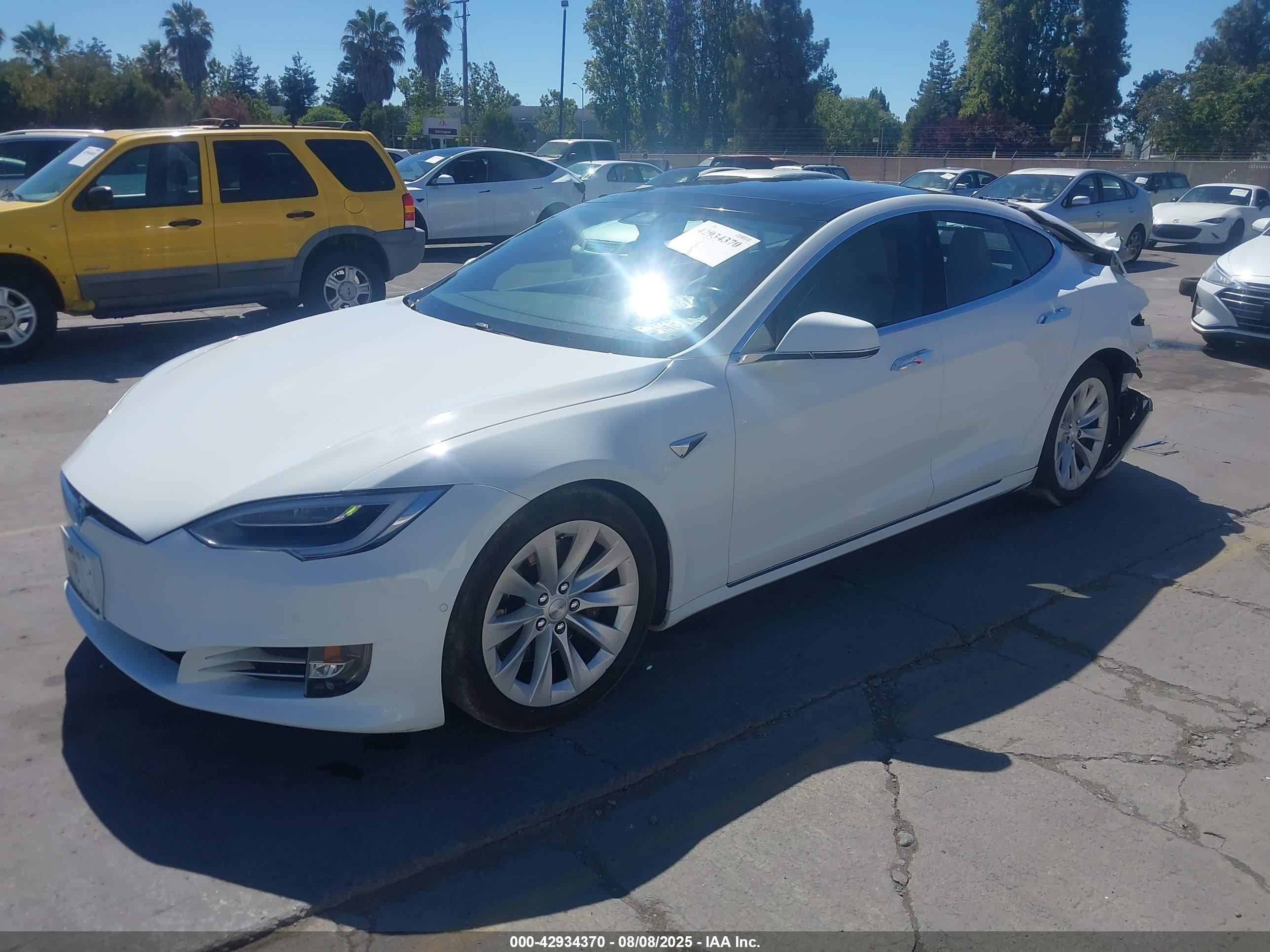 TESLA MODEL image 2