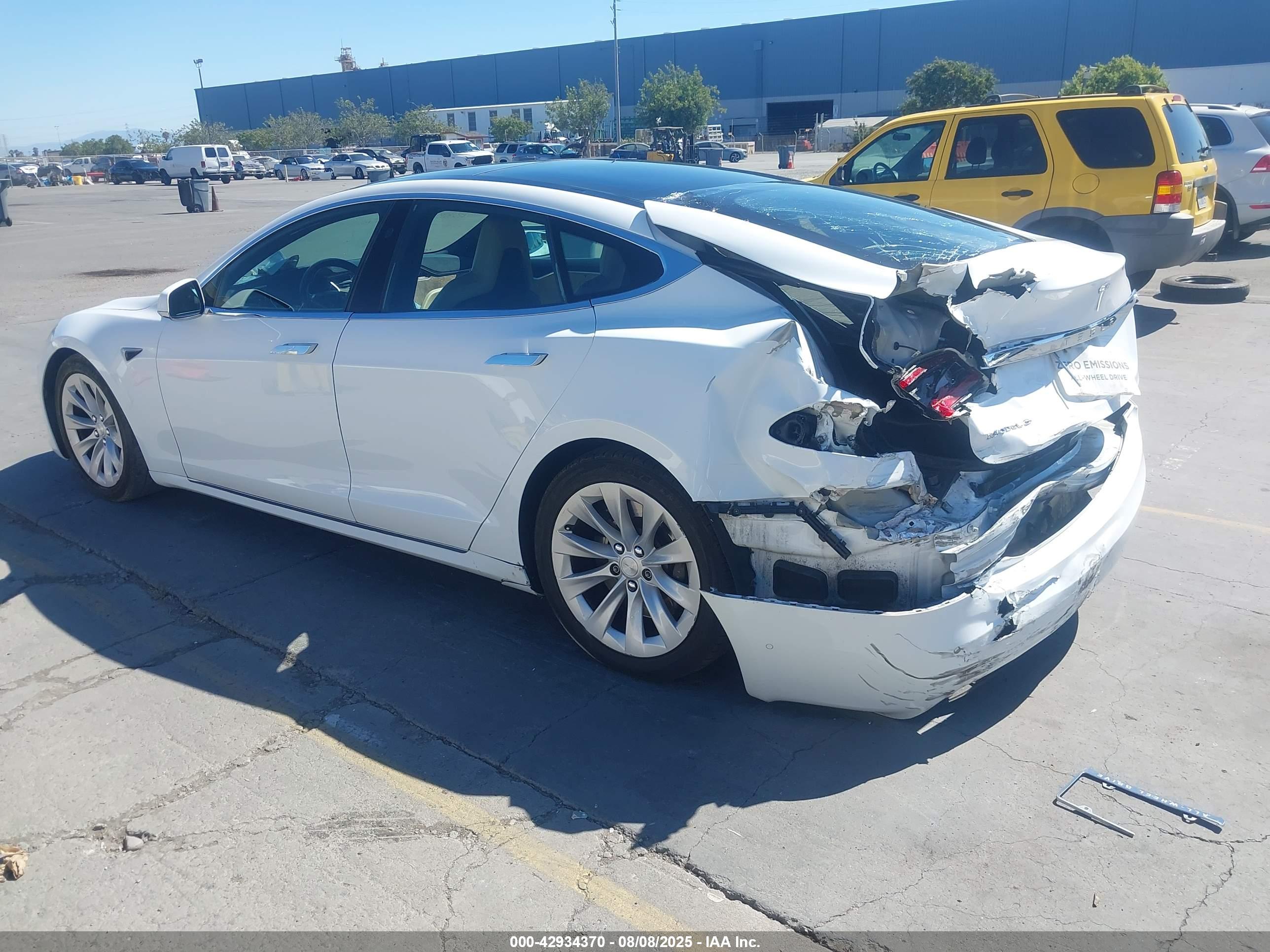 TESLA MODEL image 3