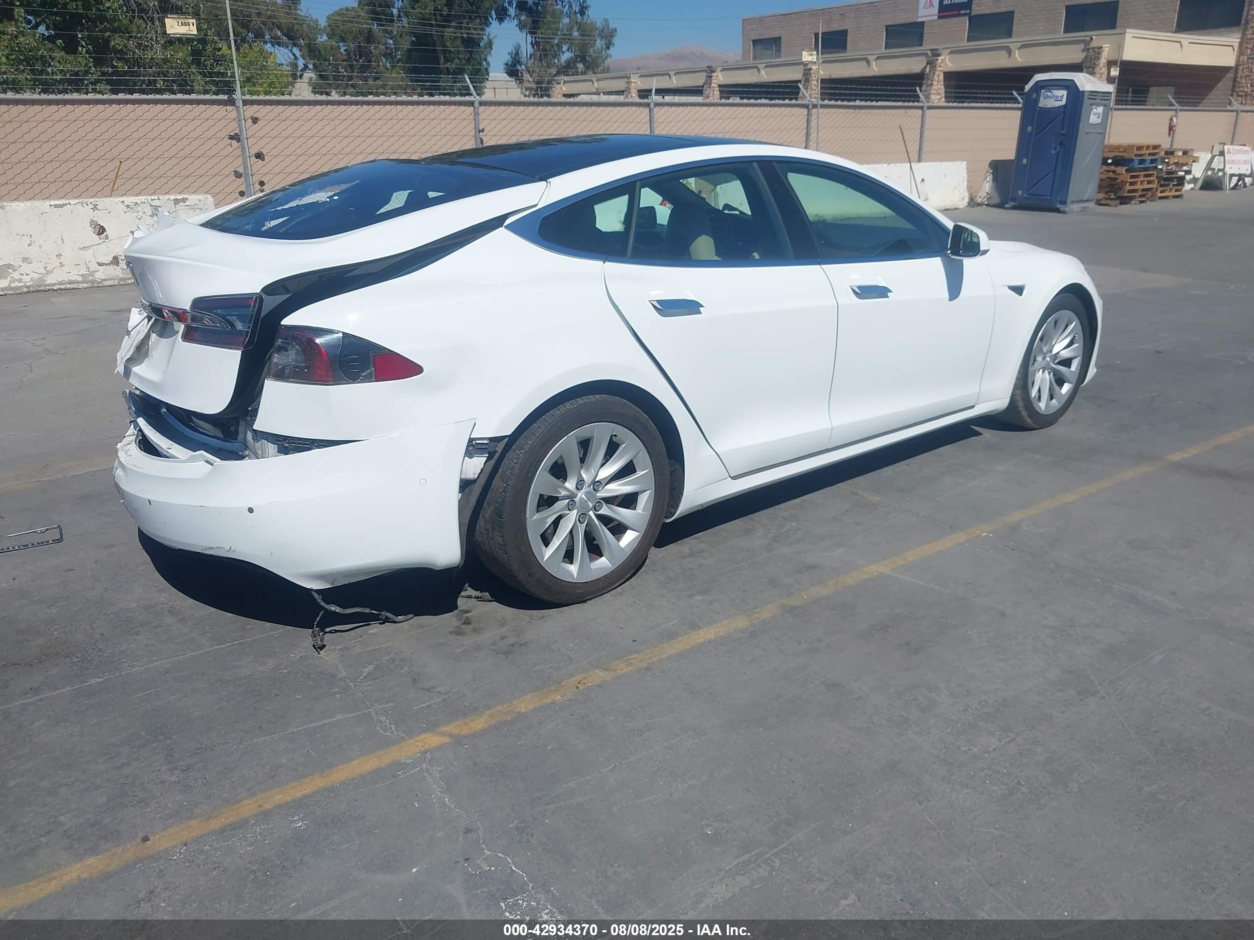 TESLA MODEL image 4