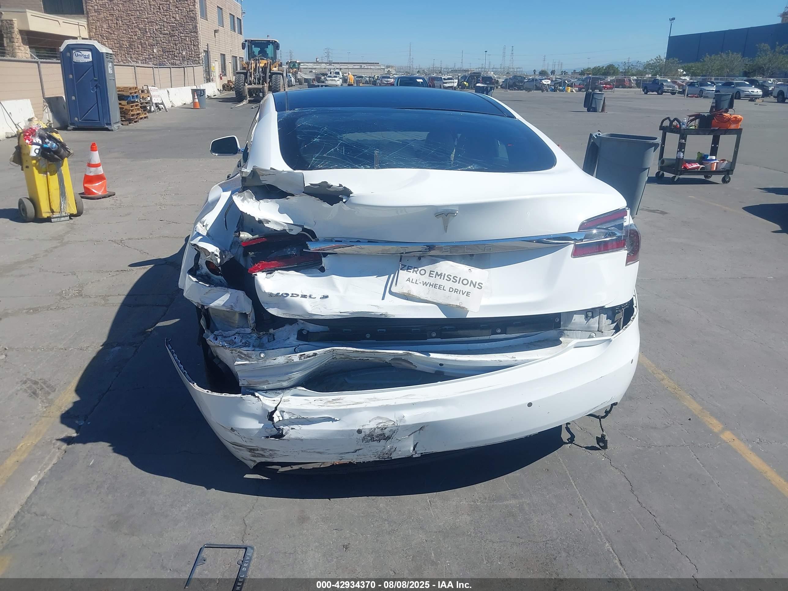 TESLA MODEL image 6