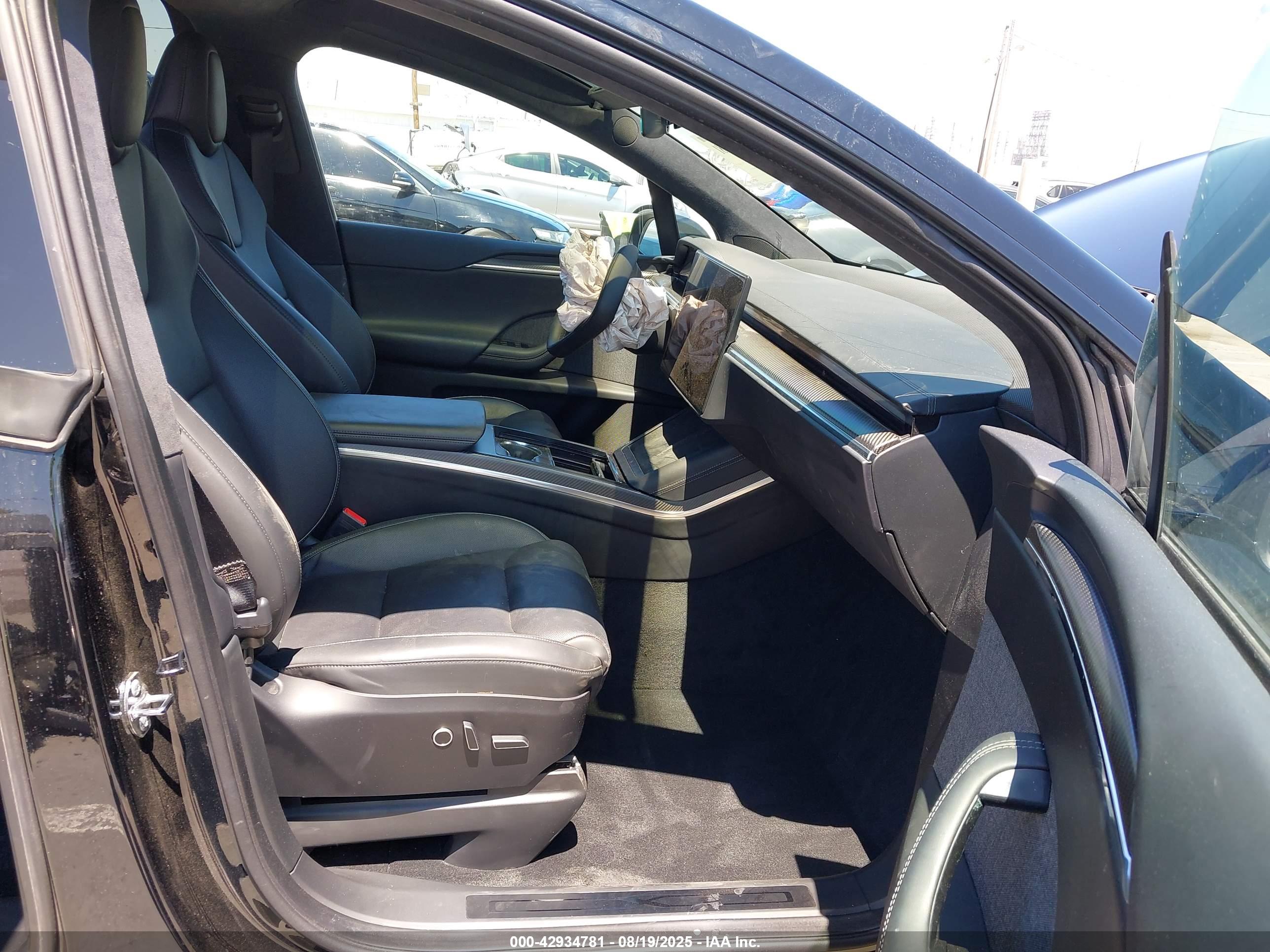 TESLA MODEL image 5