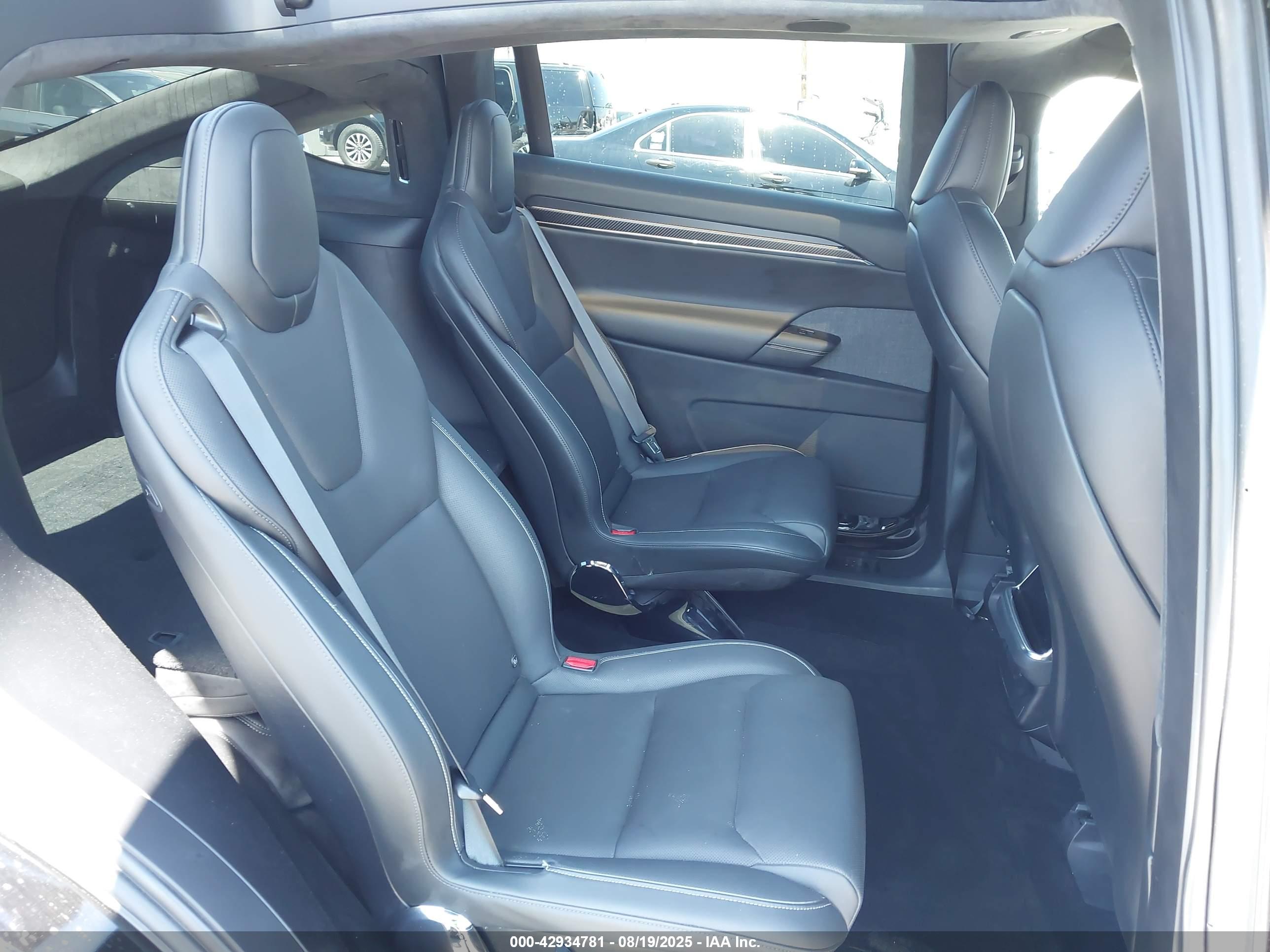 TESLA MODEL image 8
