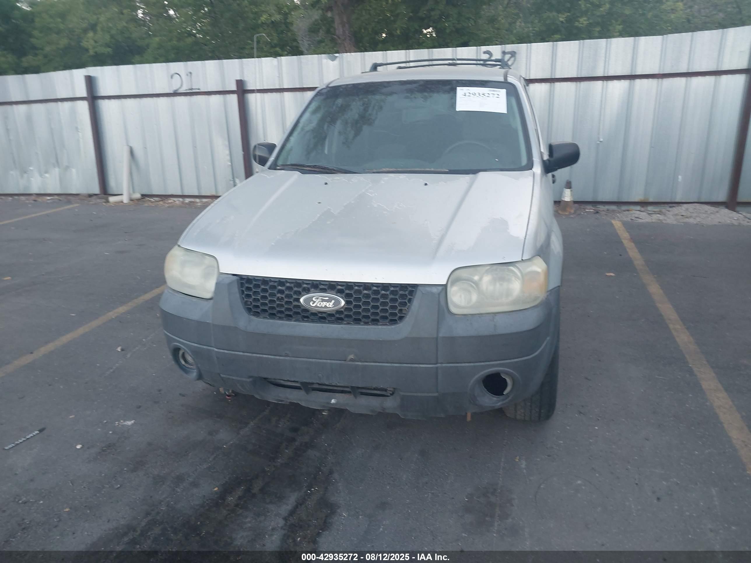 FORD ESCAPE image 6
