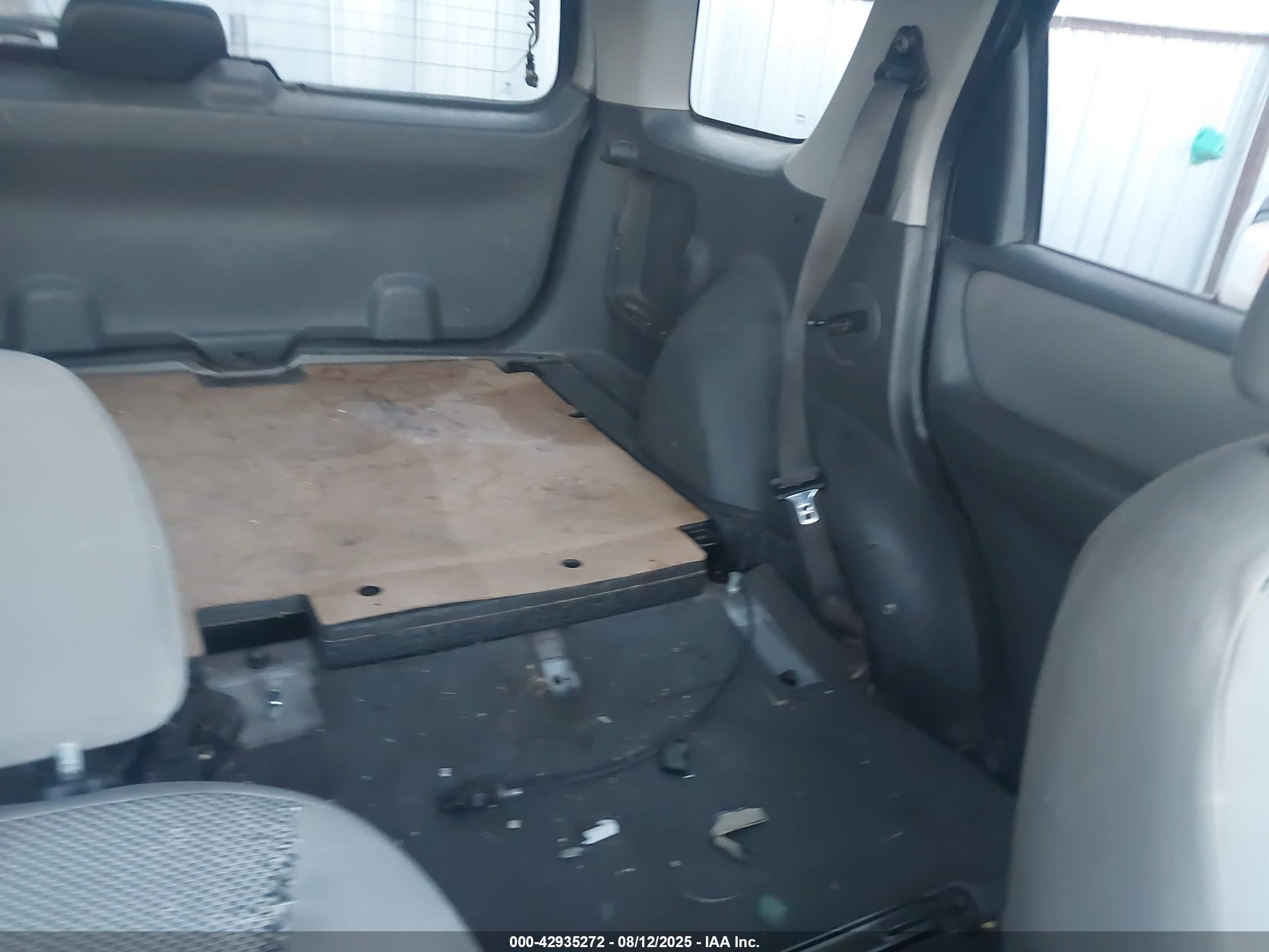 FORD ESCAPE image 8