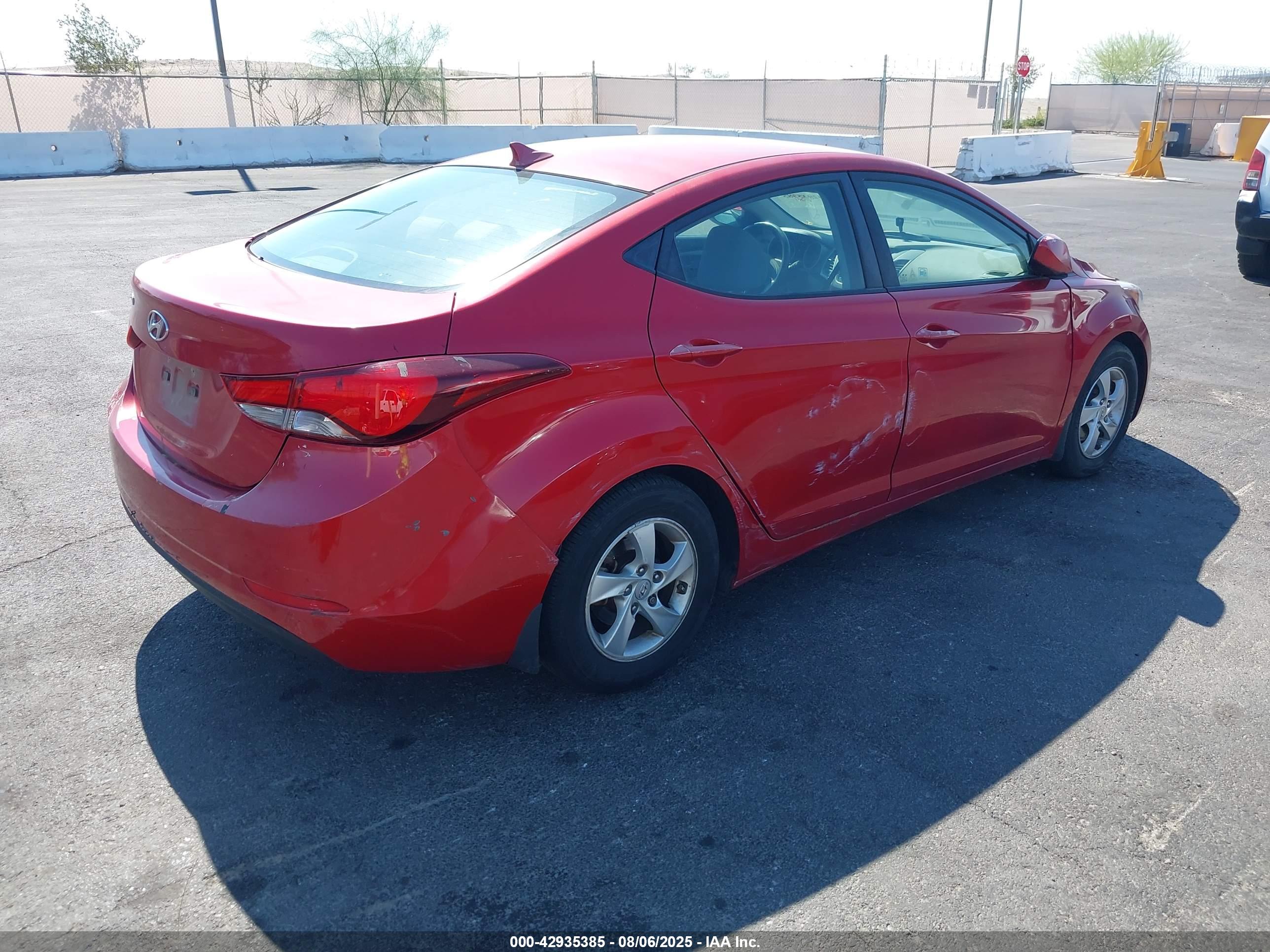 HYUNDAI ELANTRA image 4