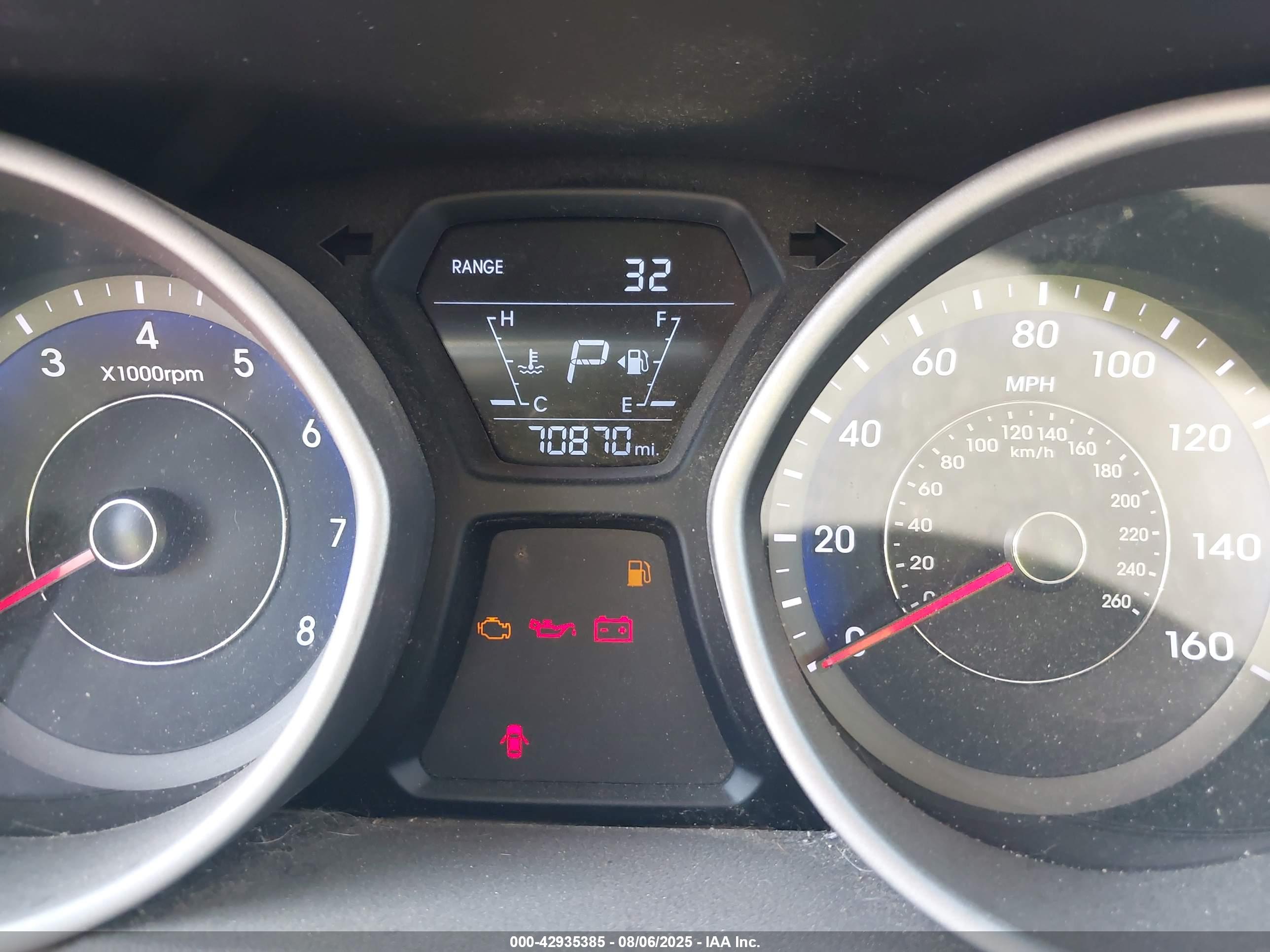 HYUNDAI ELANTRA image 7