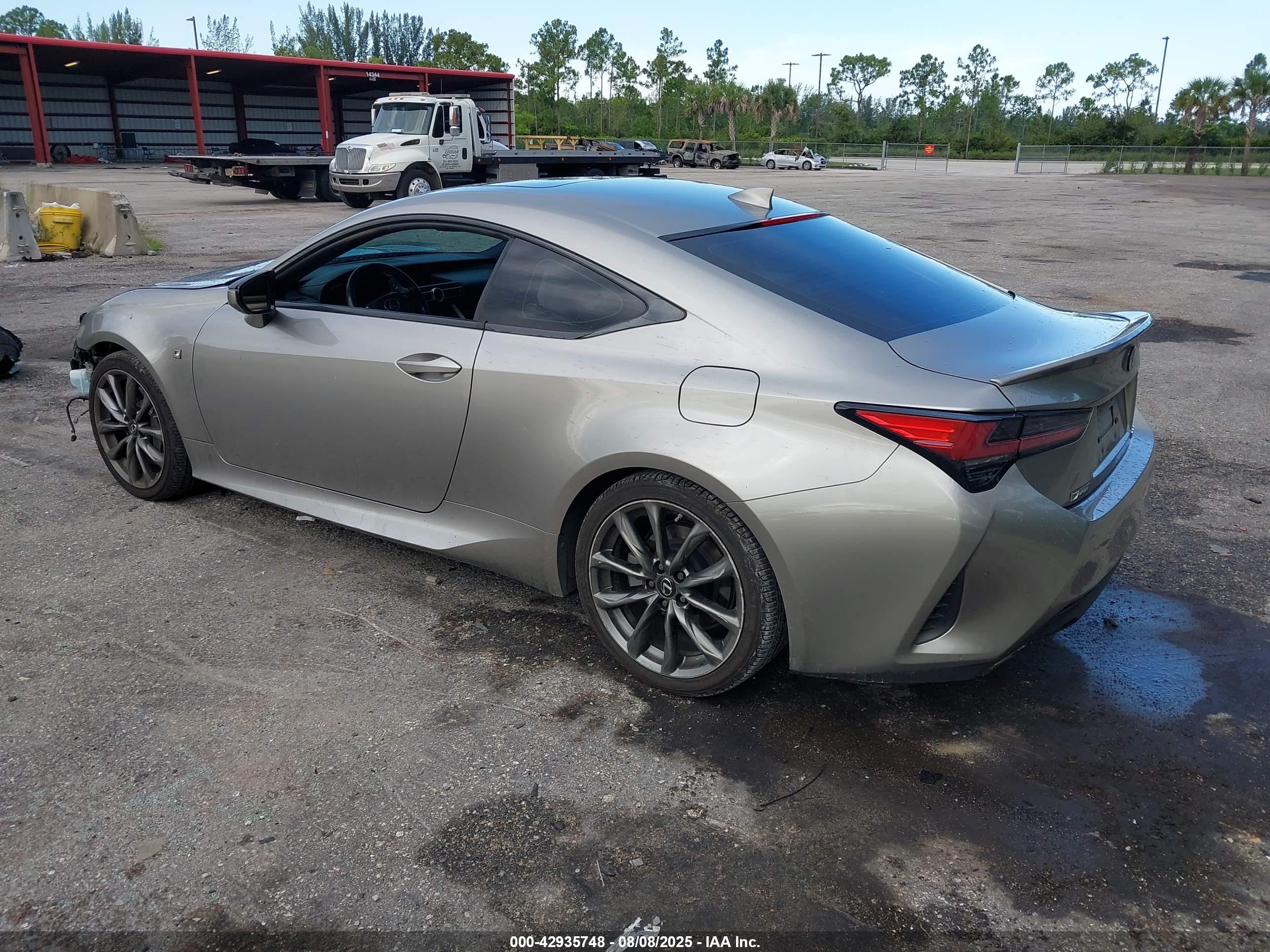 LEXUS RC image 3