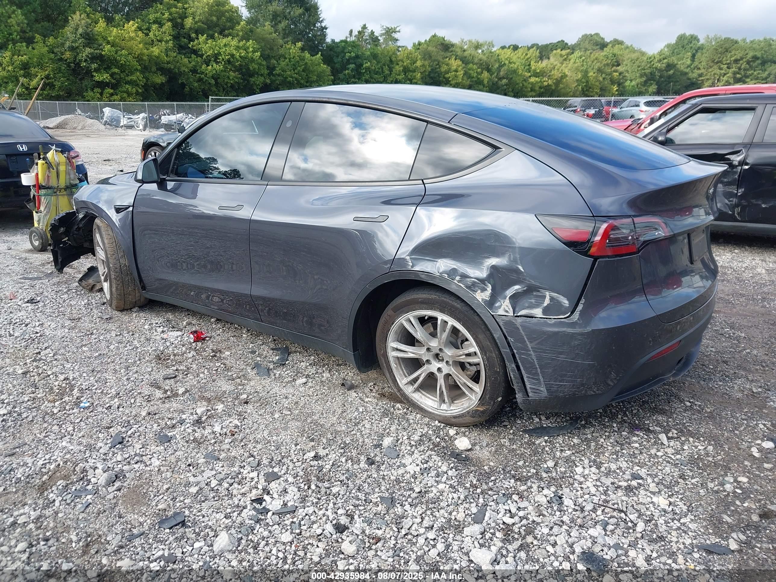TESLA MODEL image 3