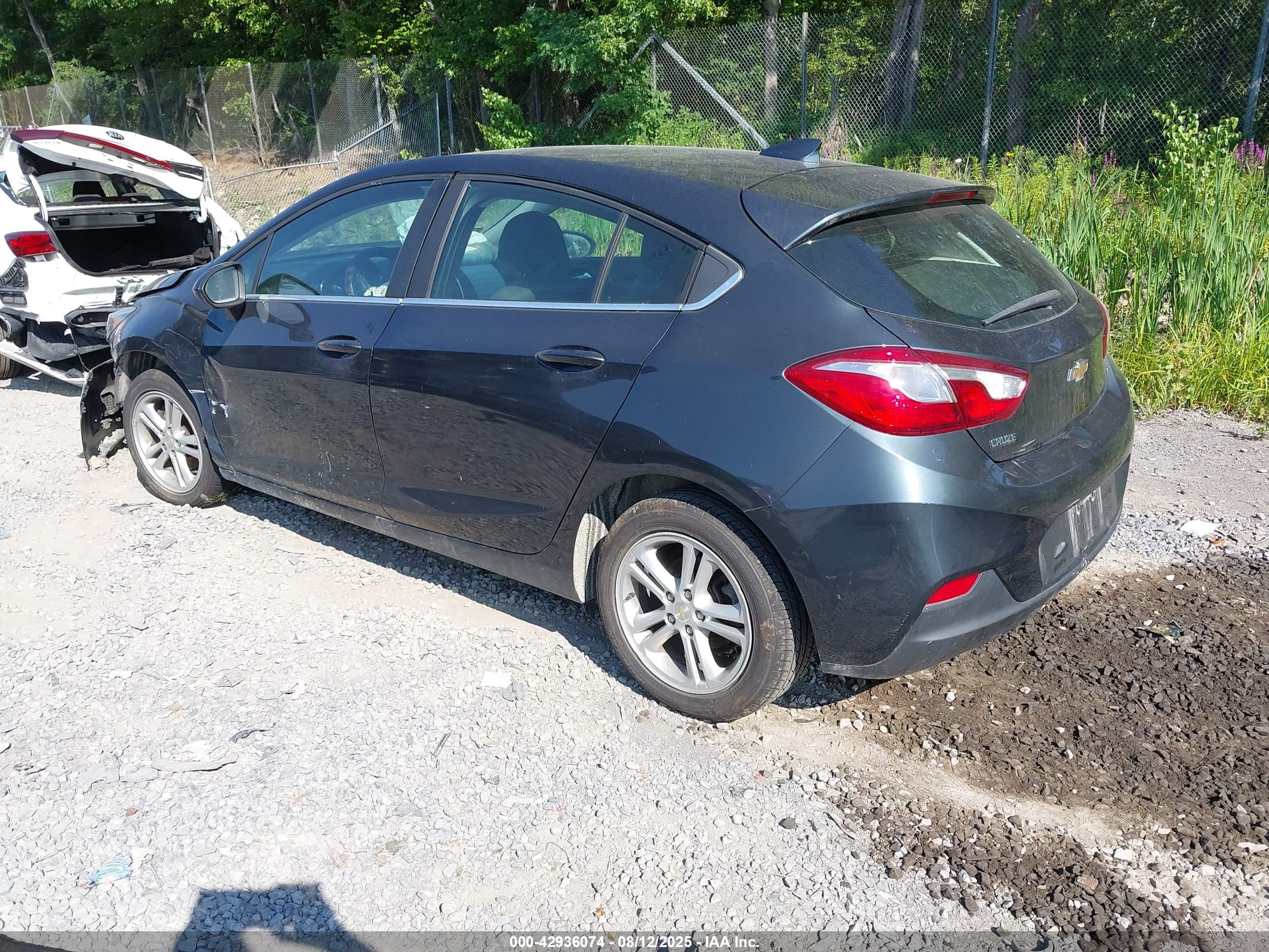 CHEVROLET CRUZE image 3