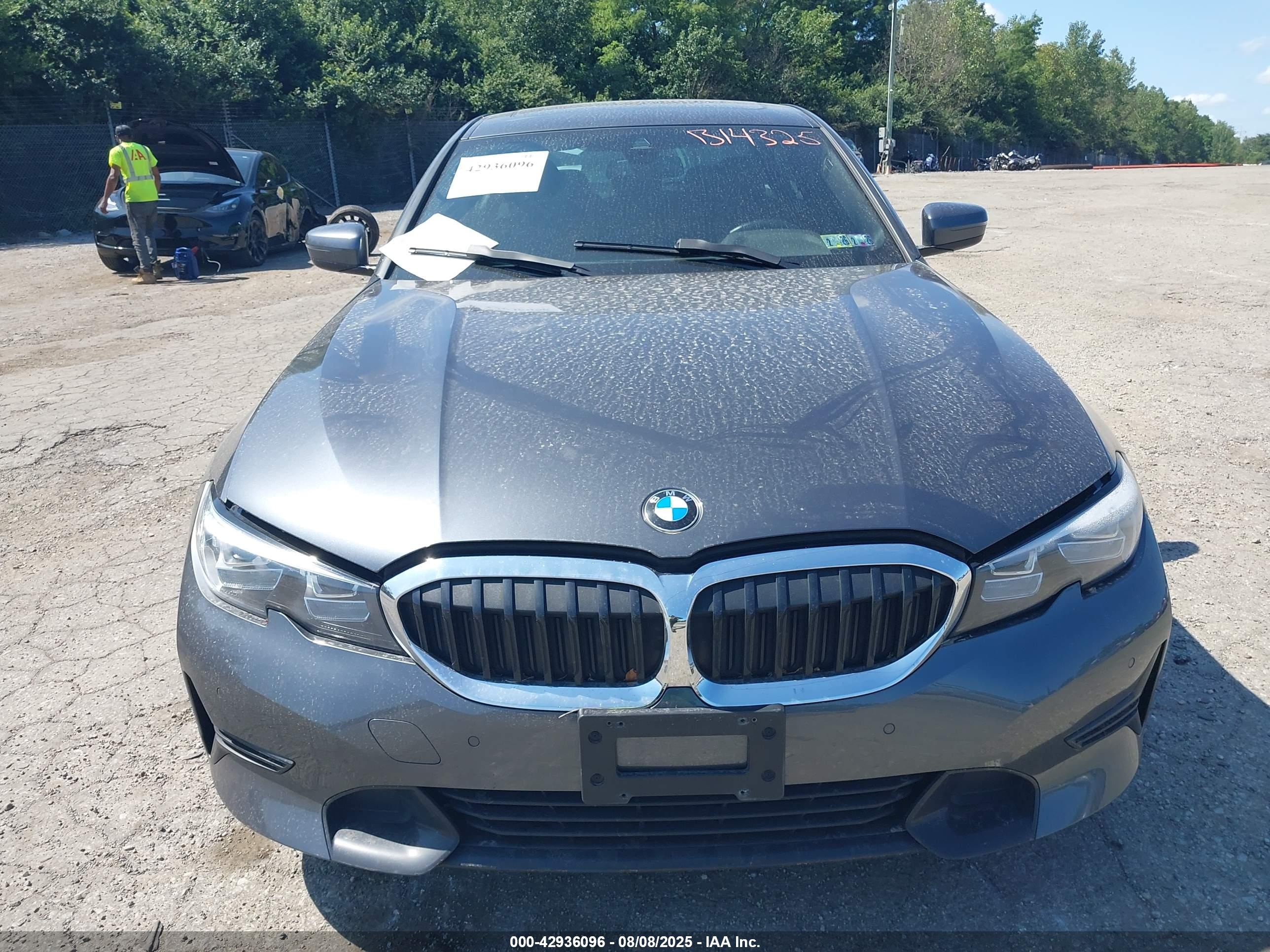 BMW 330I image 6