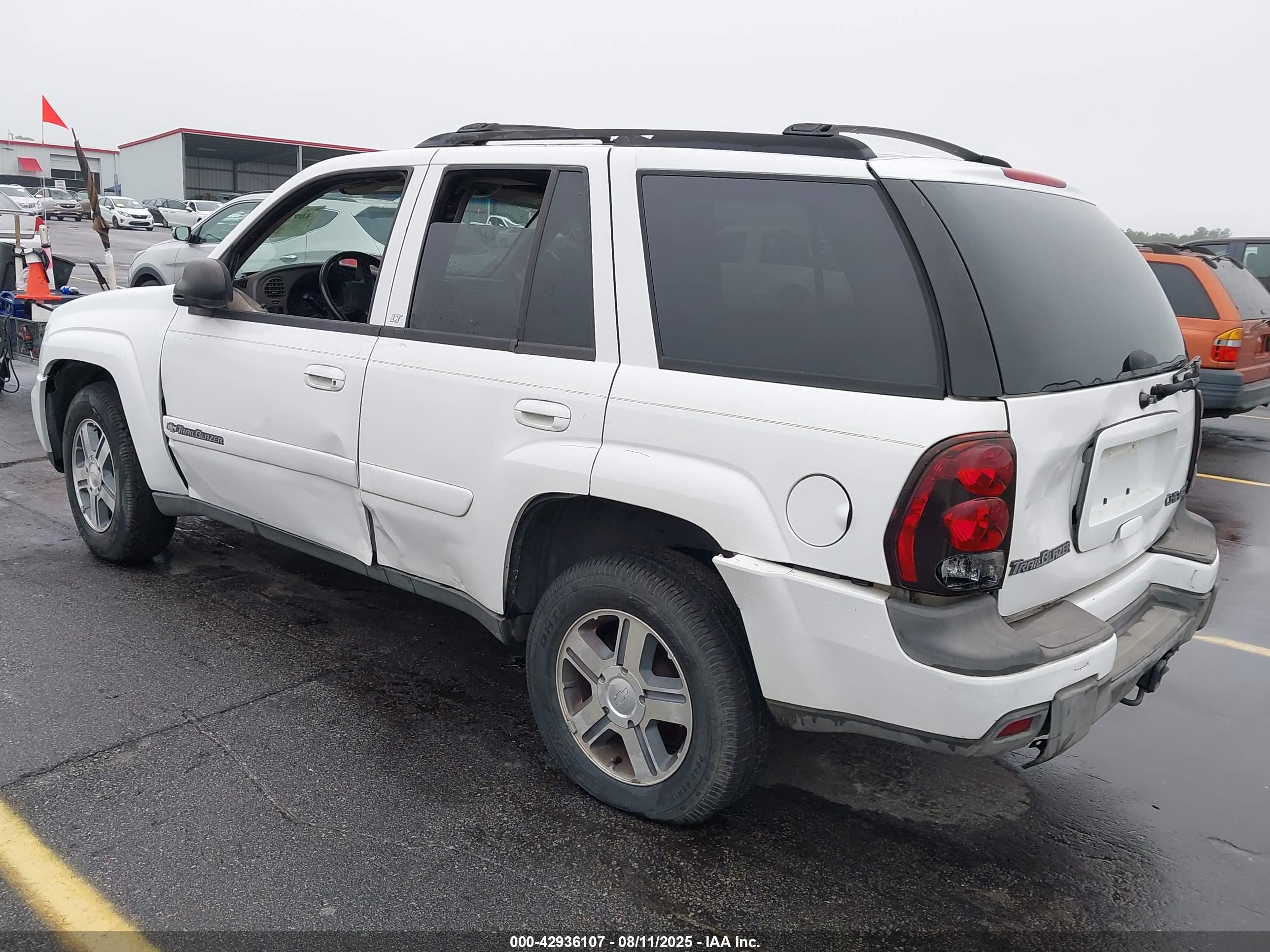 CHEVROLET TRAILBLAZER image 3