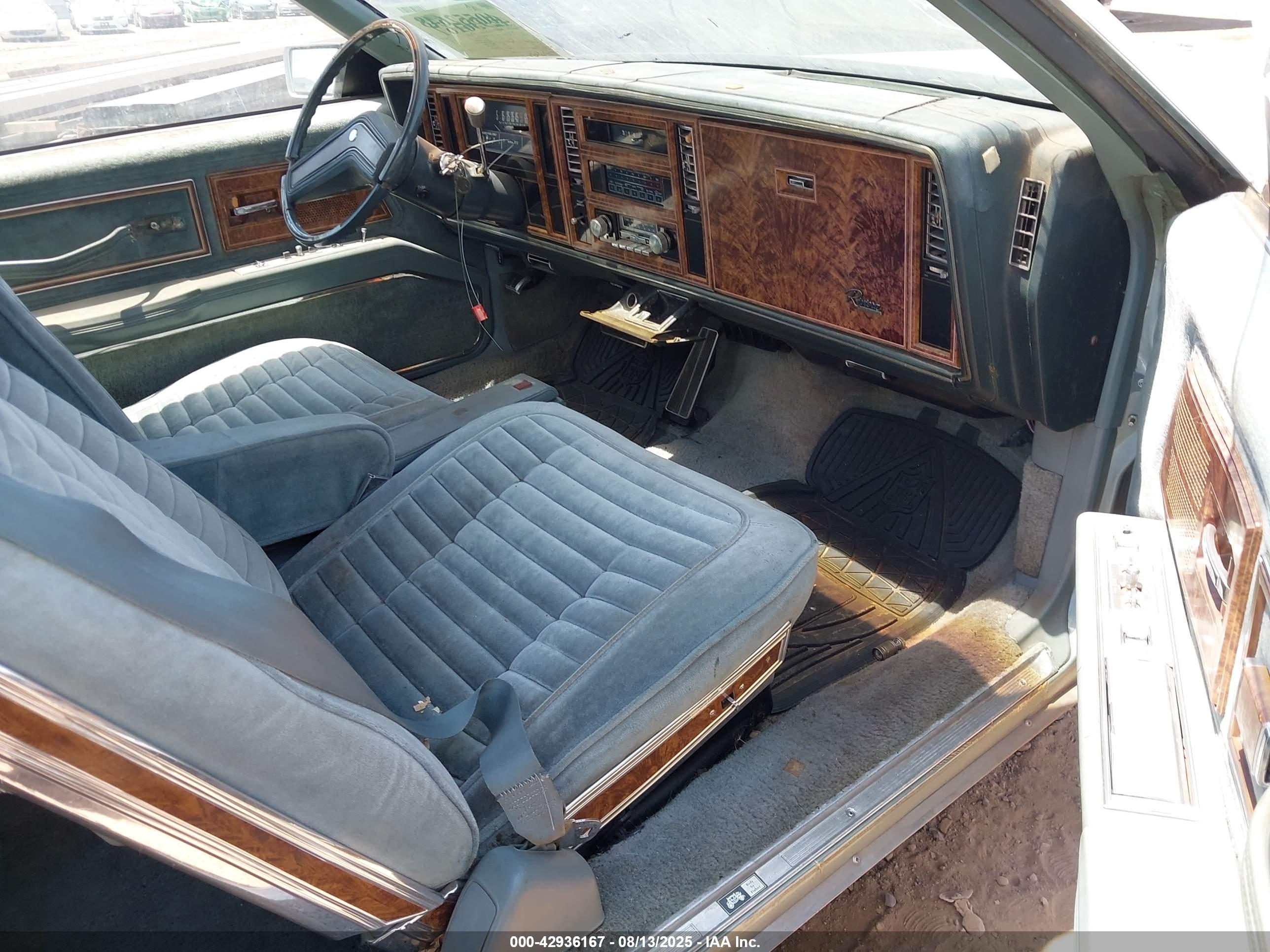 BUICK RIVIERA image 5