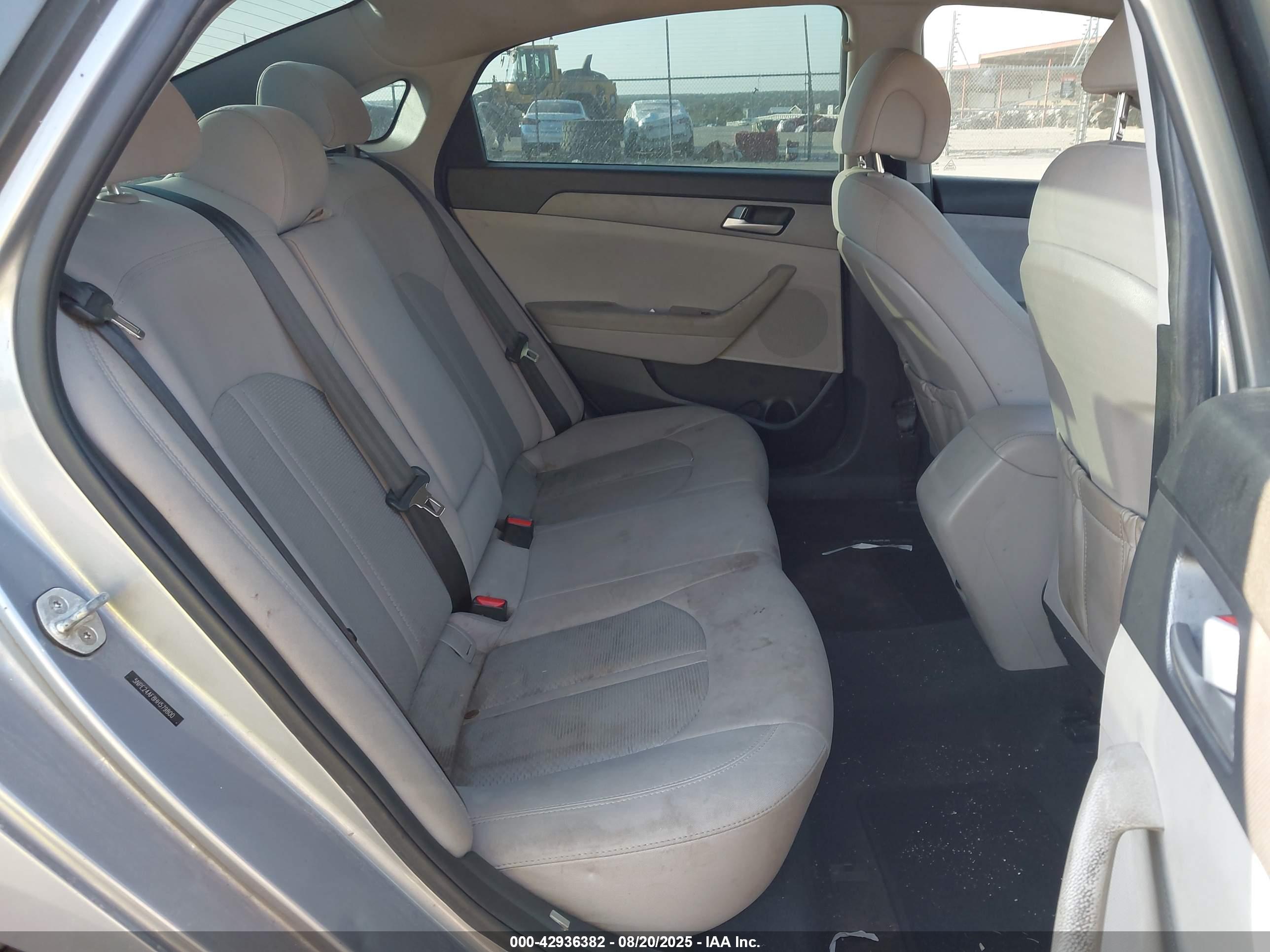 HYUNDAI SONATA image 8