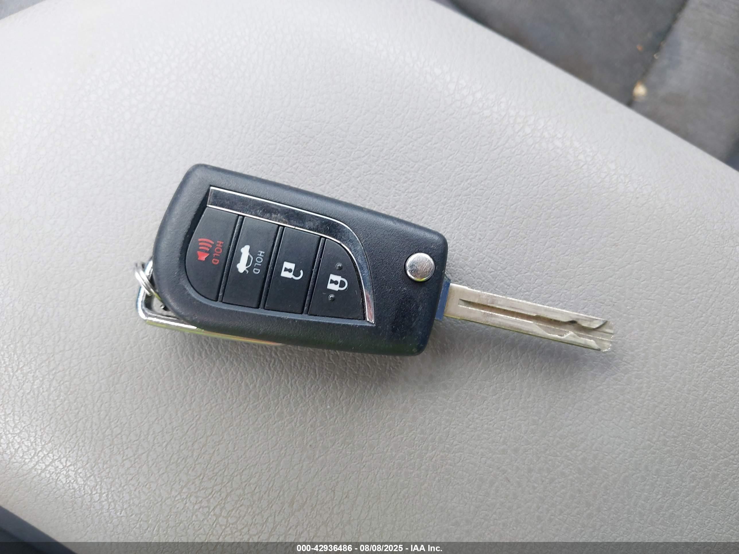TOYOTA CAMRY image 11