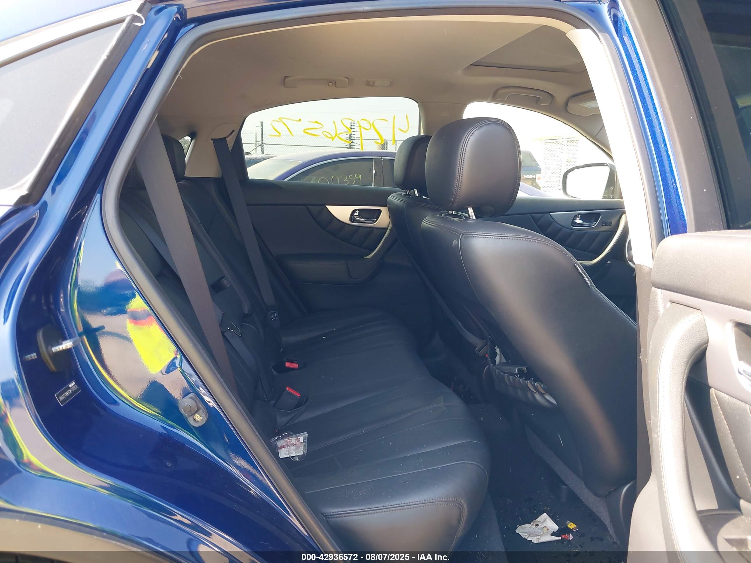 INFINITI FX35 image 8