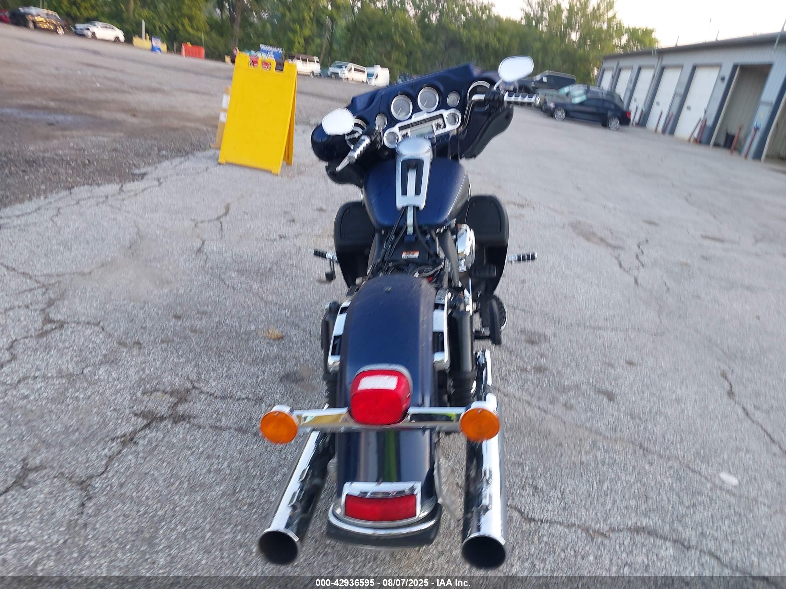 HARLEY-DAVIDSON FLHTCU image 6
