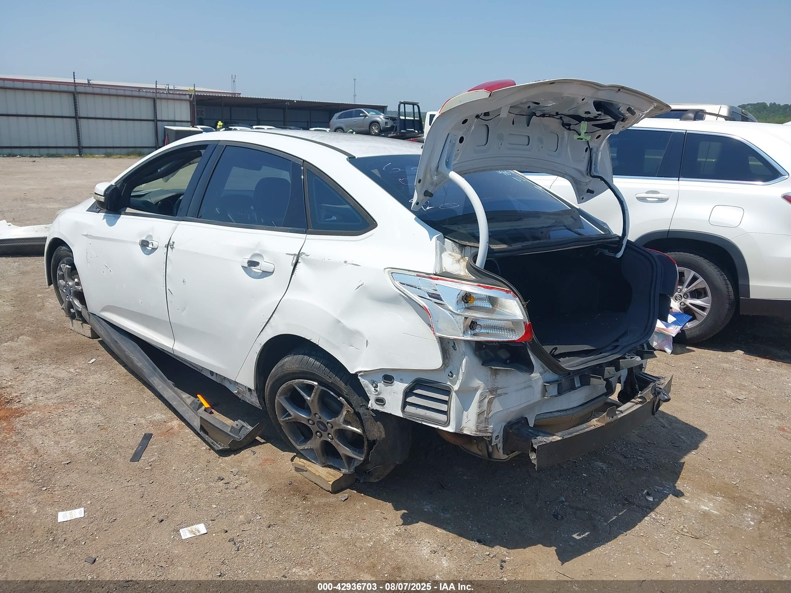 FORD FOCUS image 3