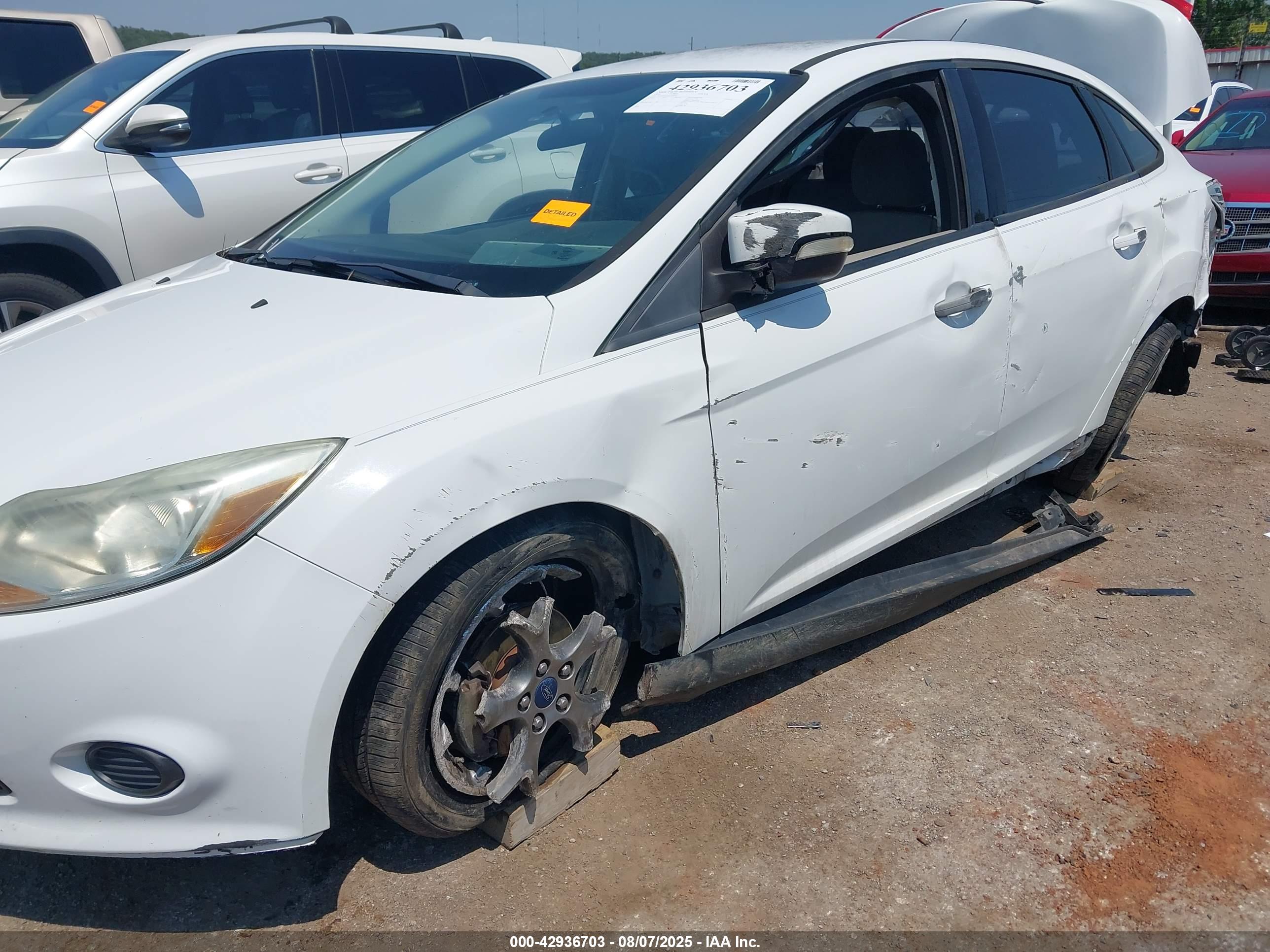 FORD FOCUS image 6