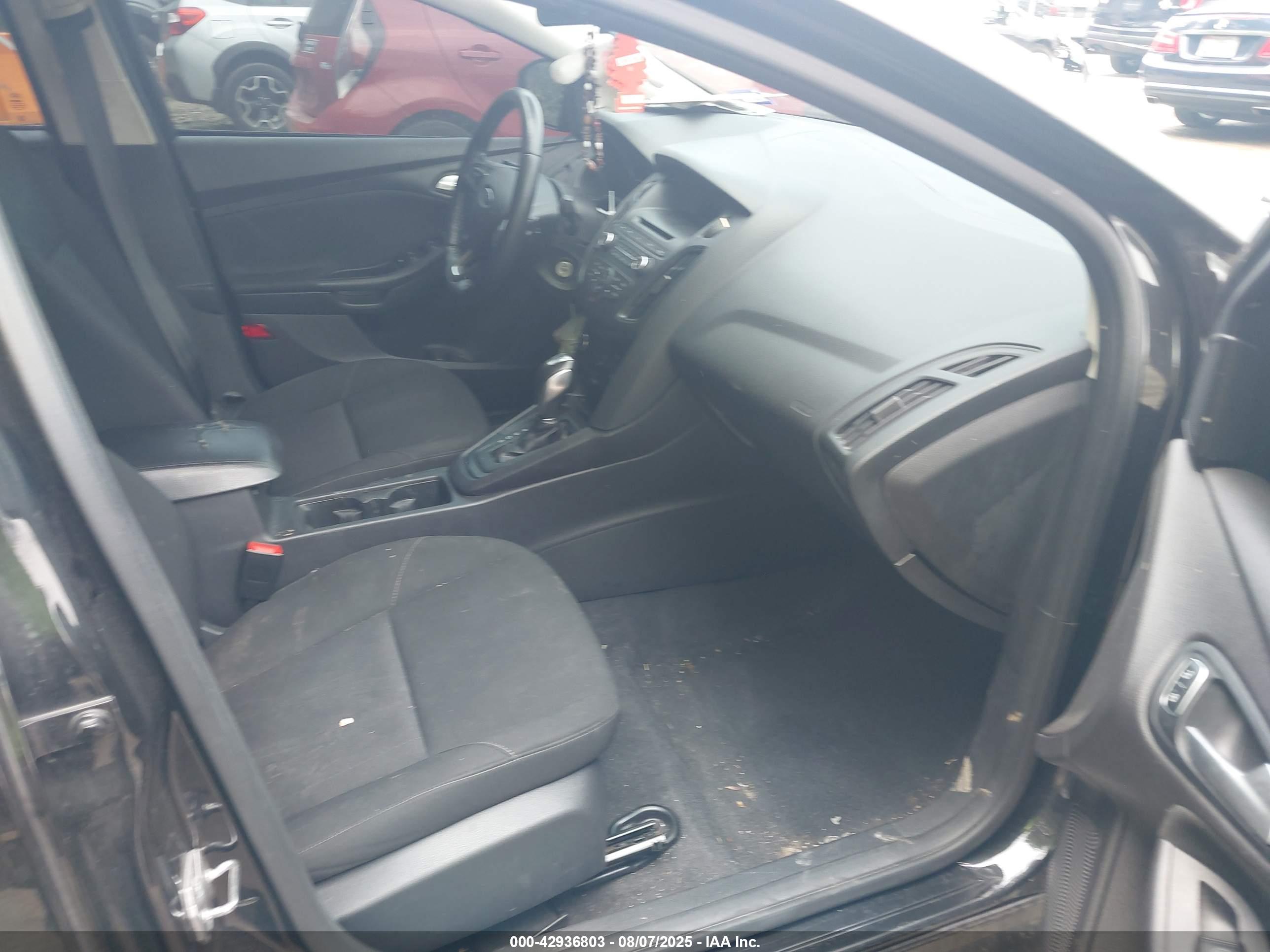 FORD FOCUS image 5