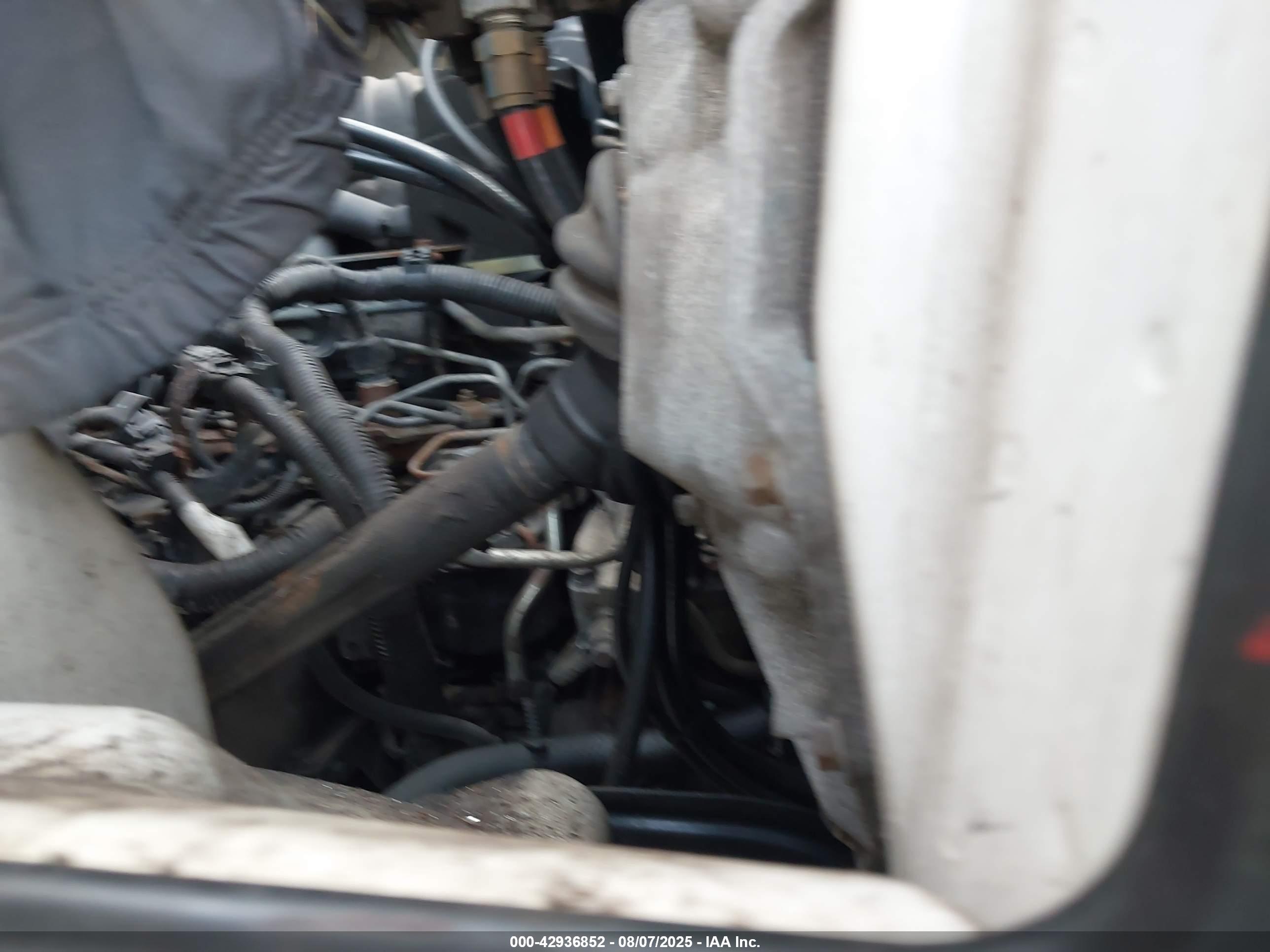 HINO 258/268 image 10