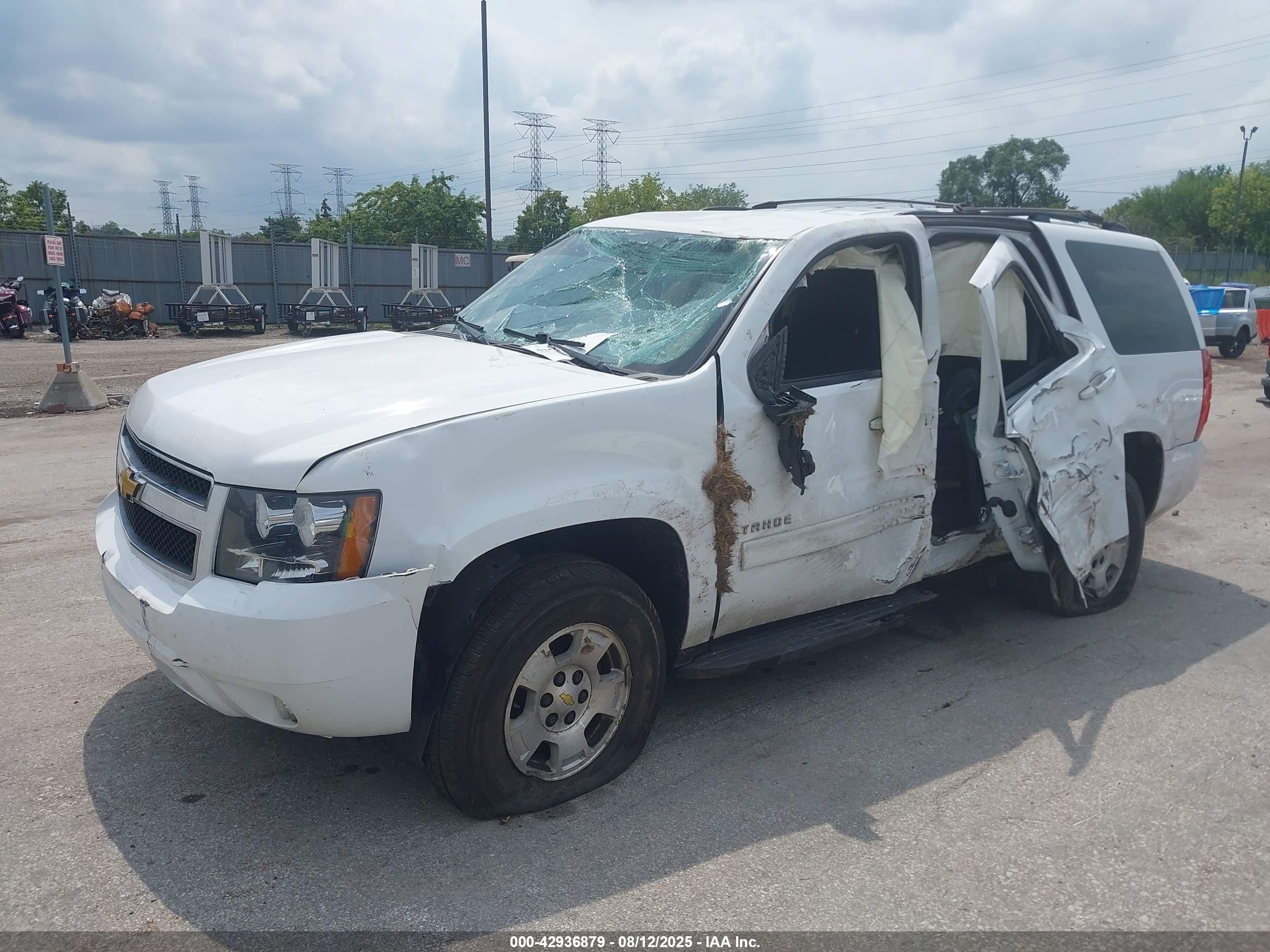 CHEVROLET TAHOE image 2