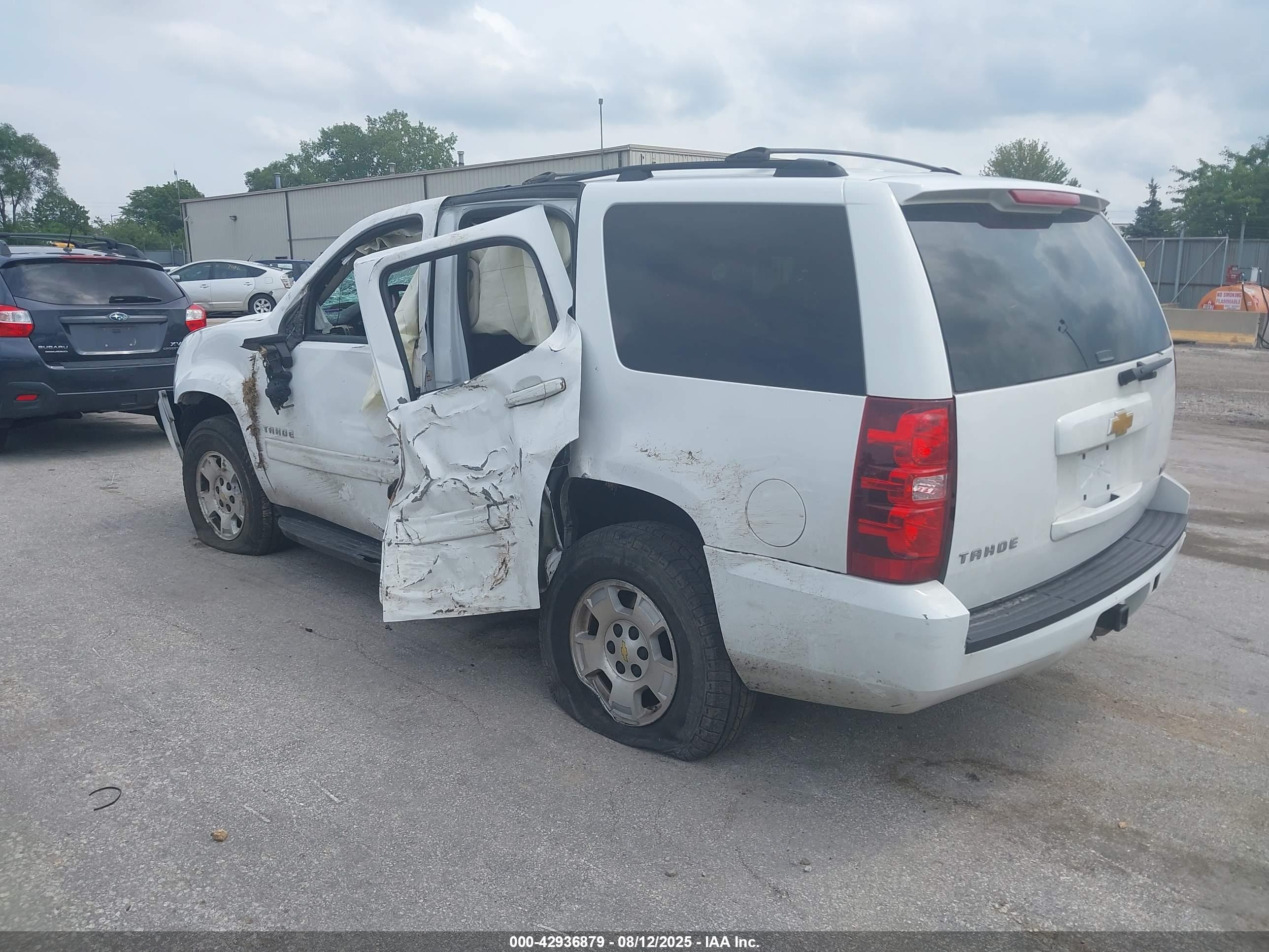 CHEVROLET TAHOE image 3