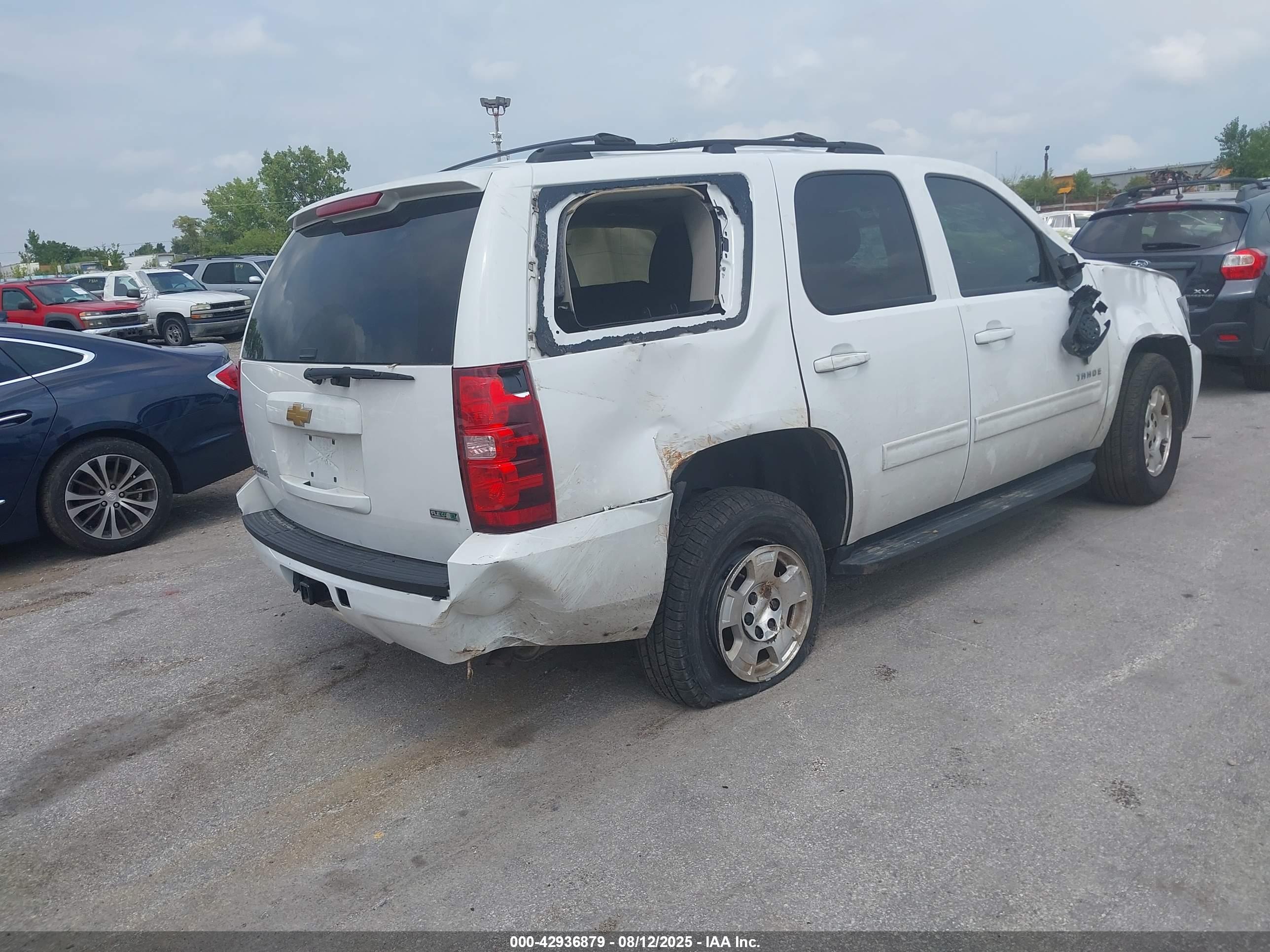 CHEVROLET TAHOE image 4