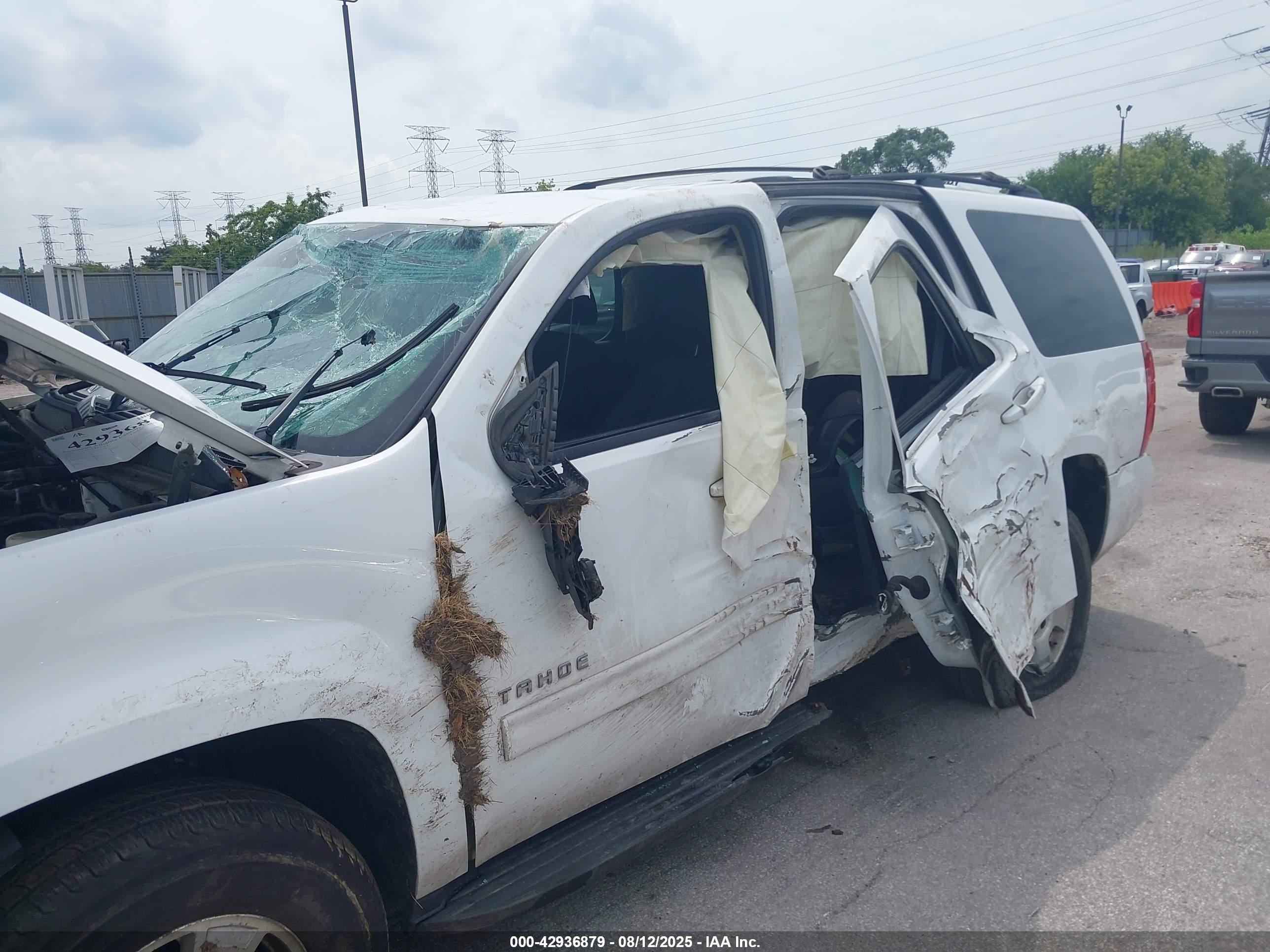 CHEVROLET TAHOE image 6