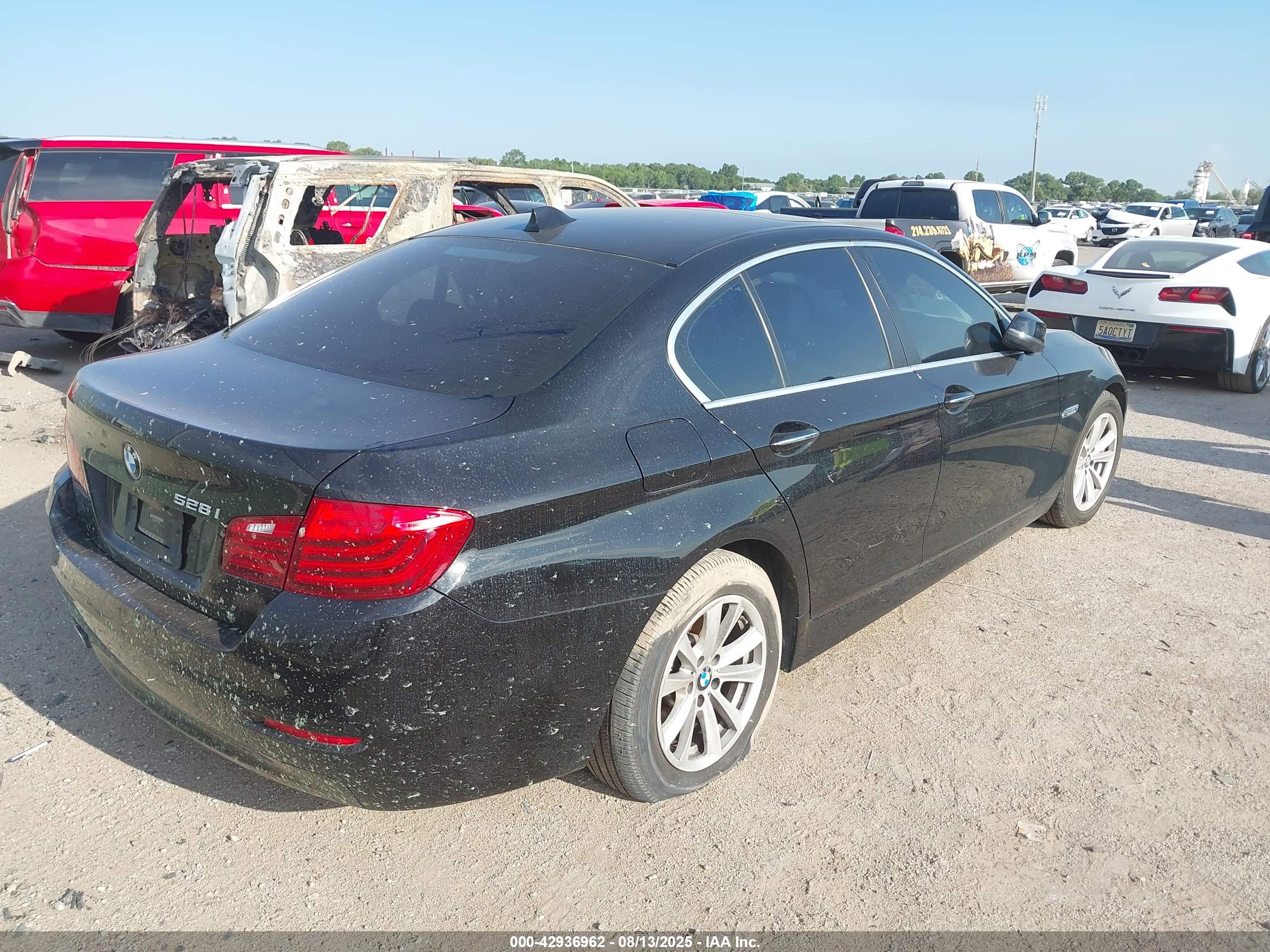 BMW 528I image 4