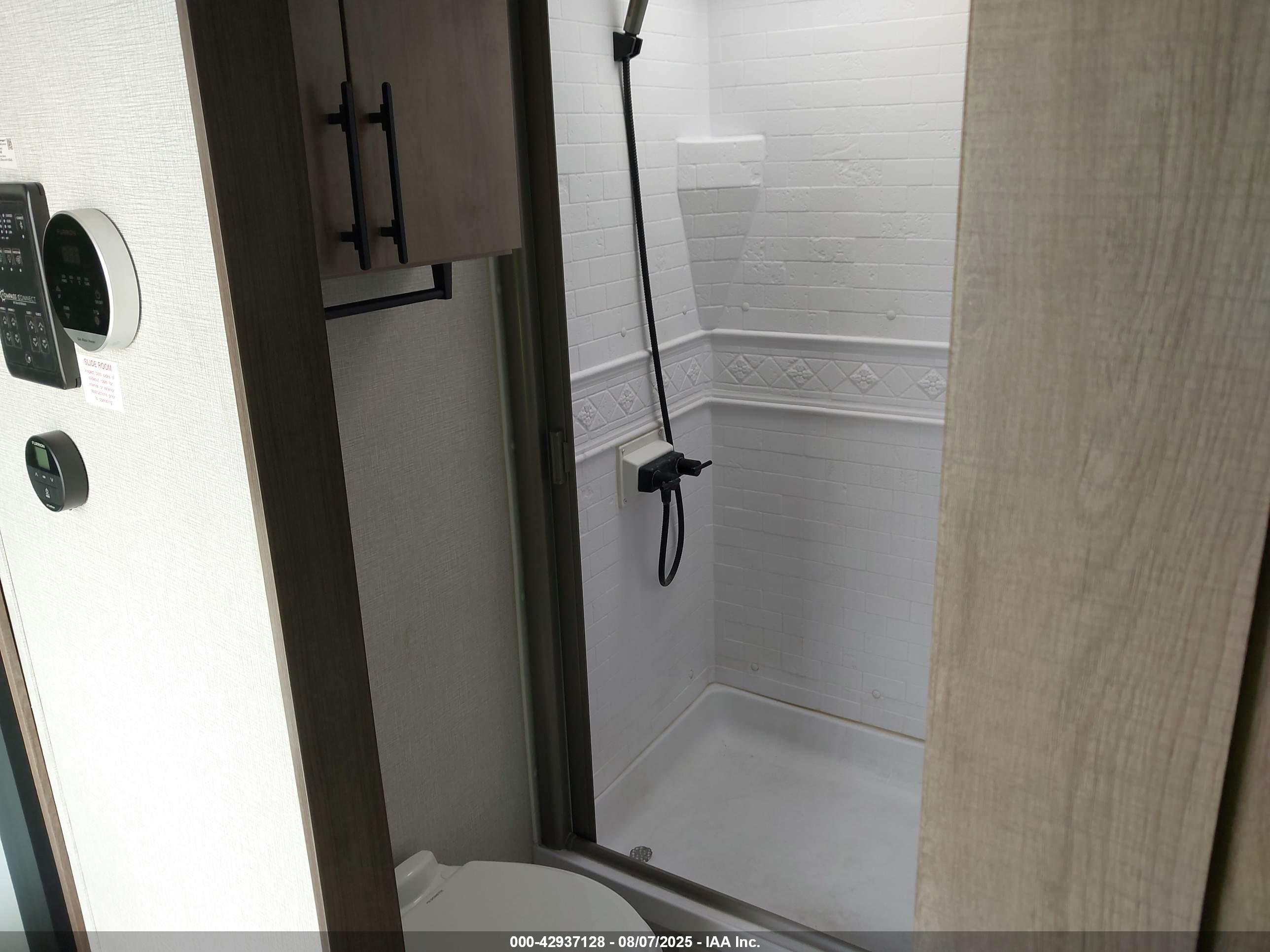 GRAND DESIGN image 8