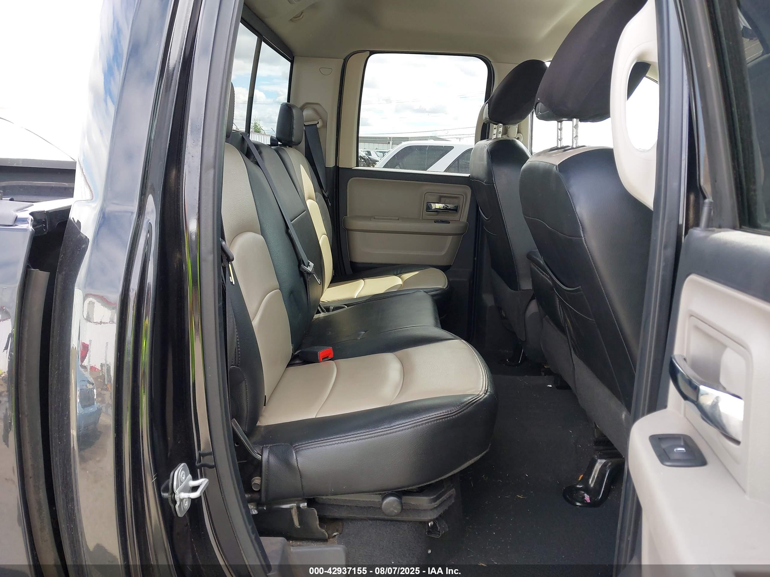 DODGE RAM image 8