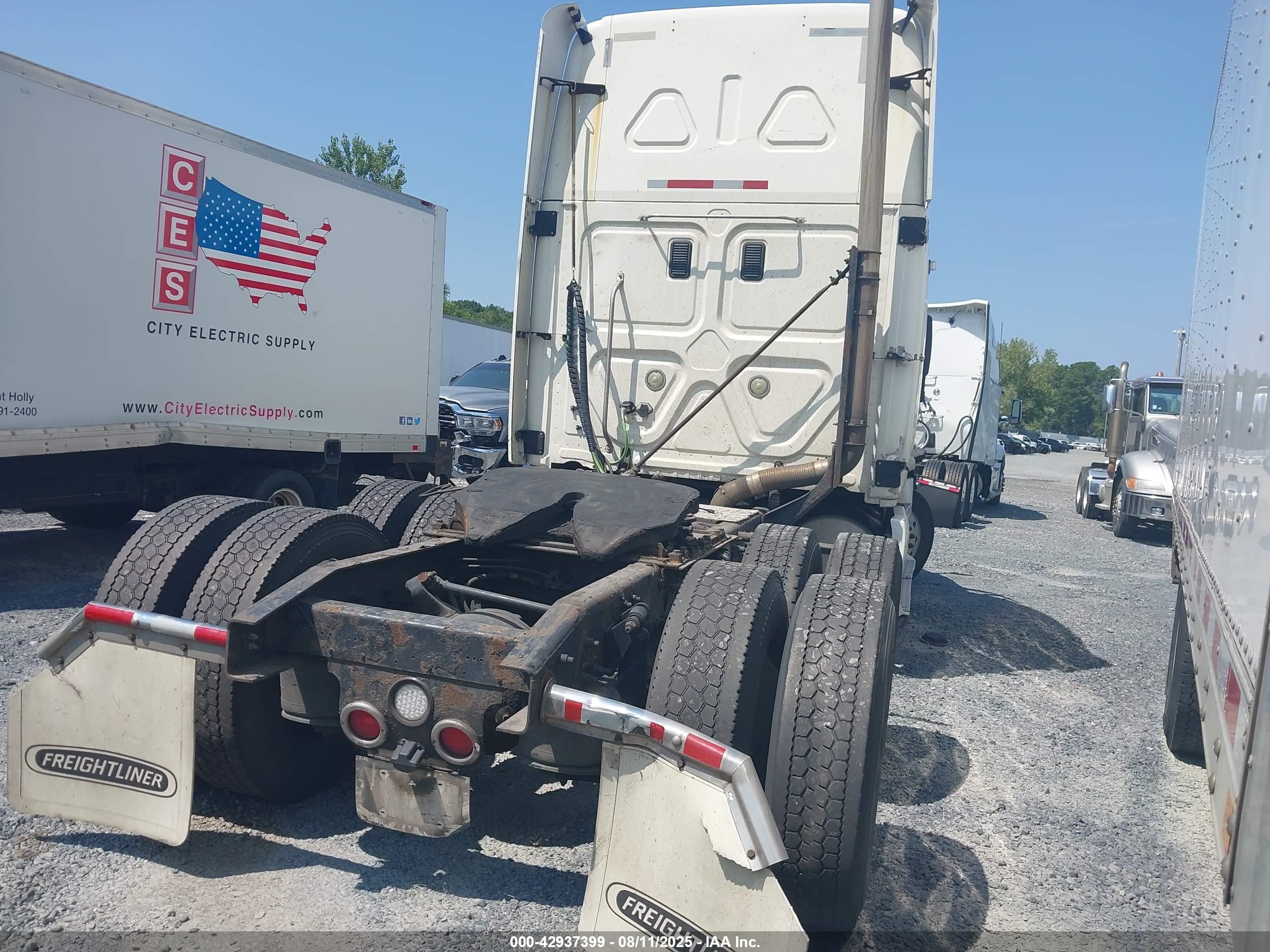 FREIGHTLINER CASCADIA image 4