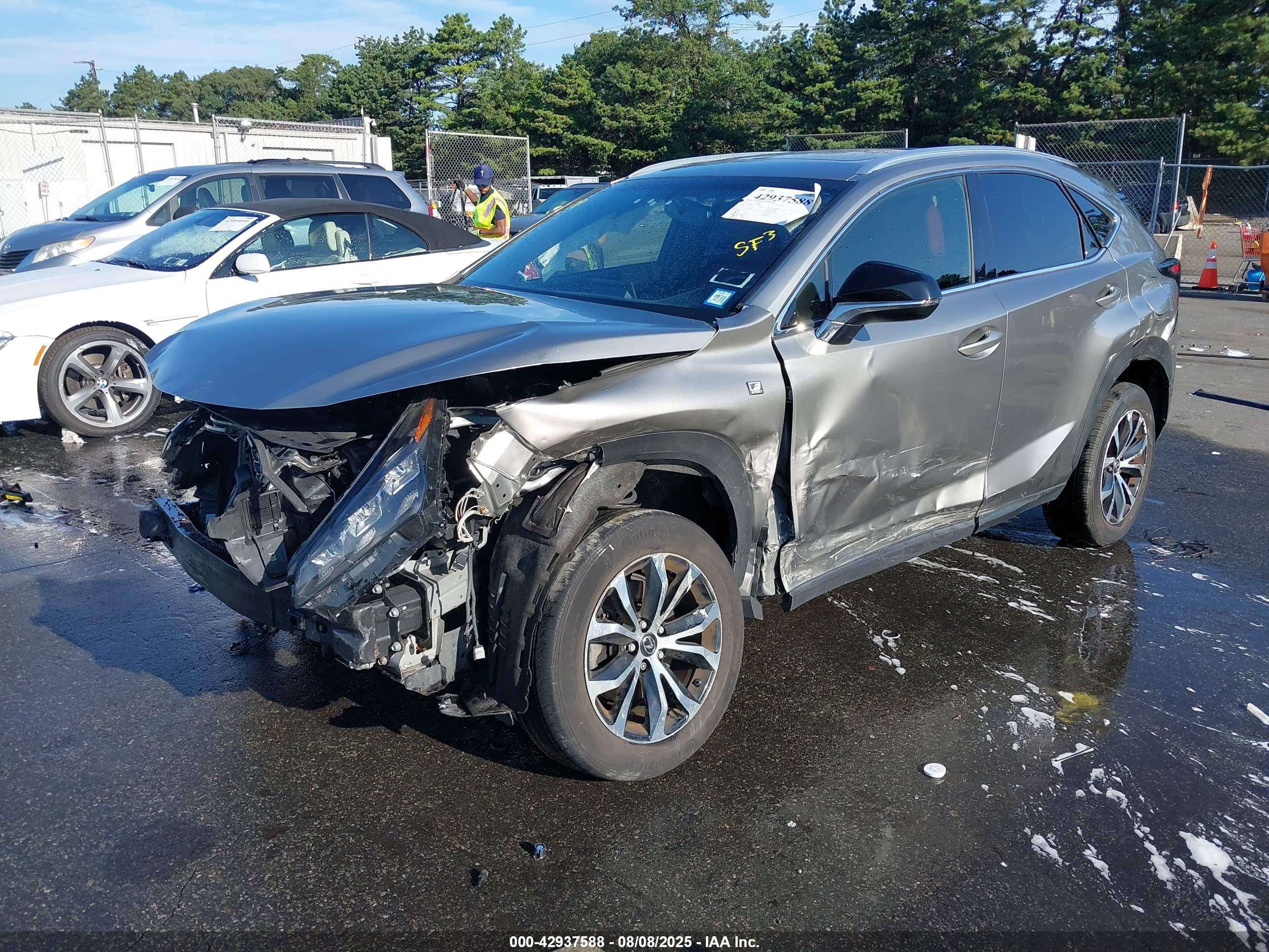 LEXUS NX image 2