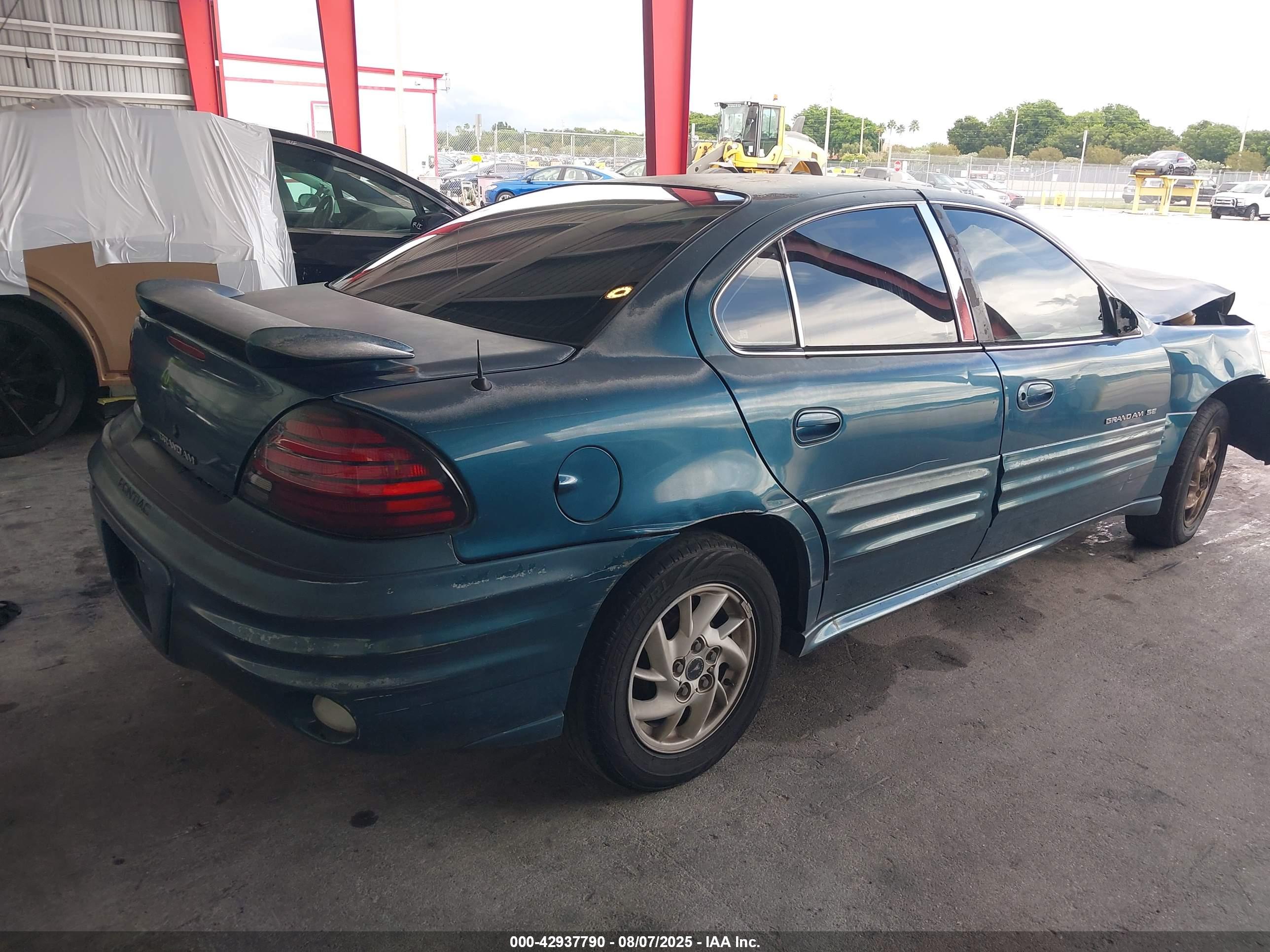 PONTIAC GRAND image 4