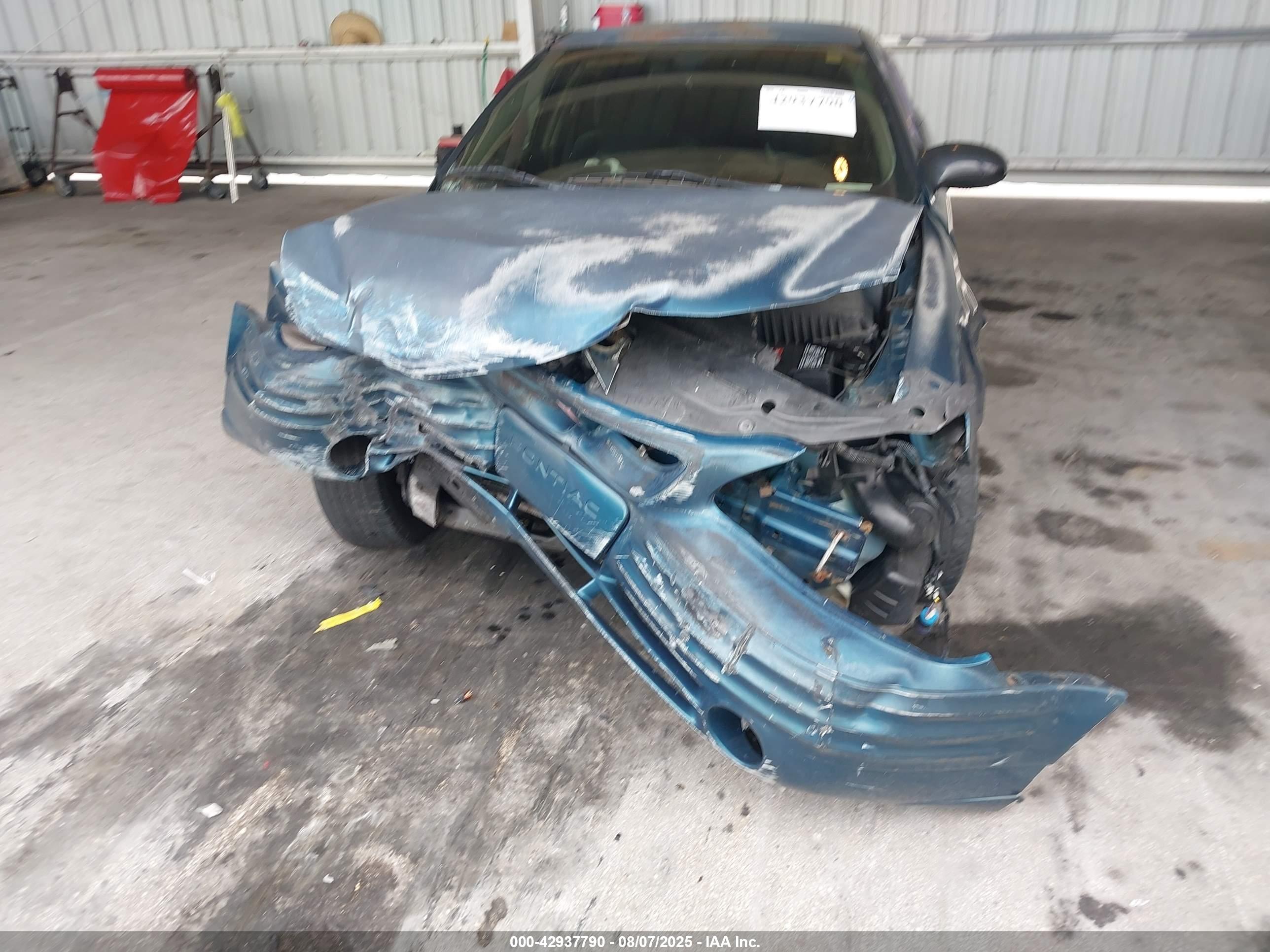 PONTIAC GRAND image 6