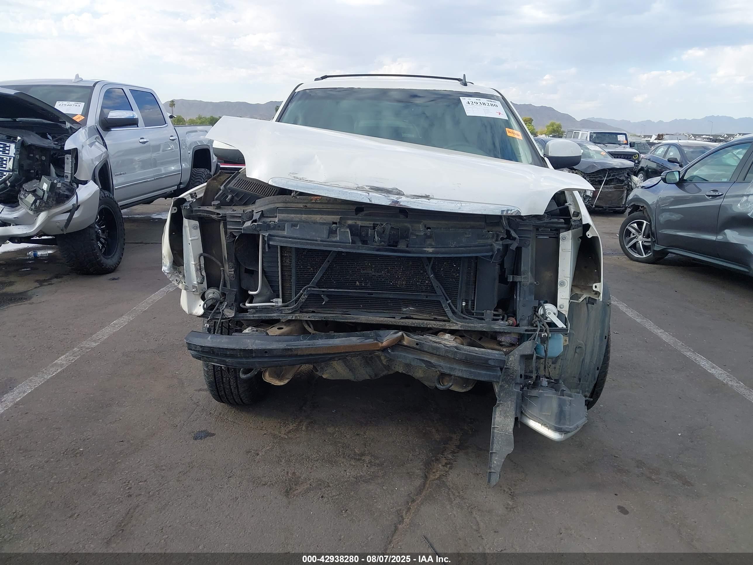 GMC YUKON image 6