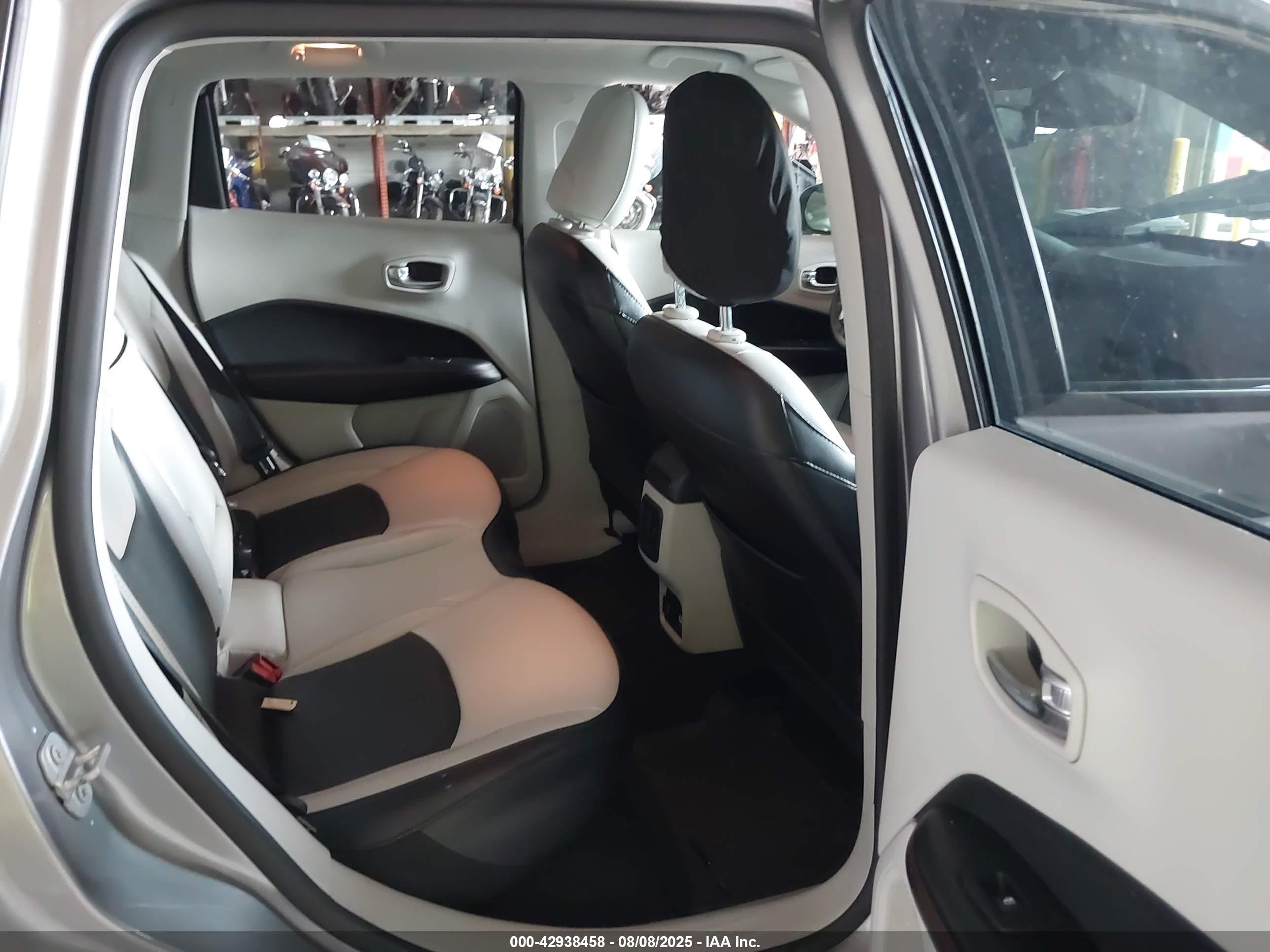 JEEP COMPASS image 8