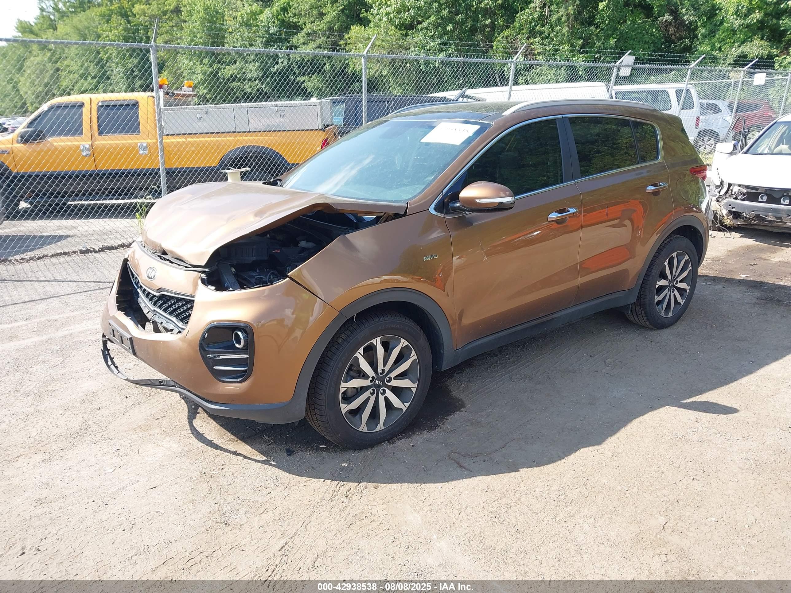 KIA SPORTAGE image 2