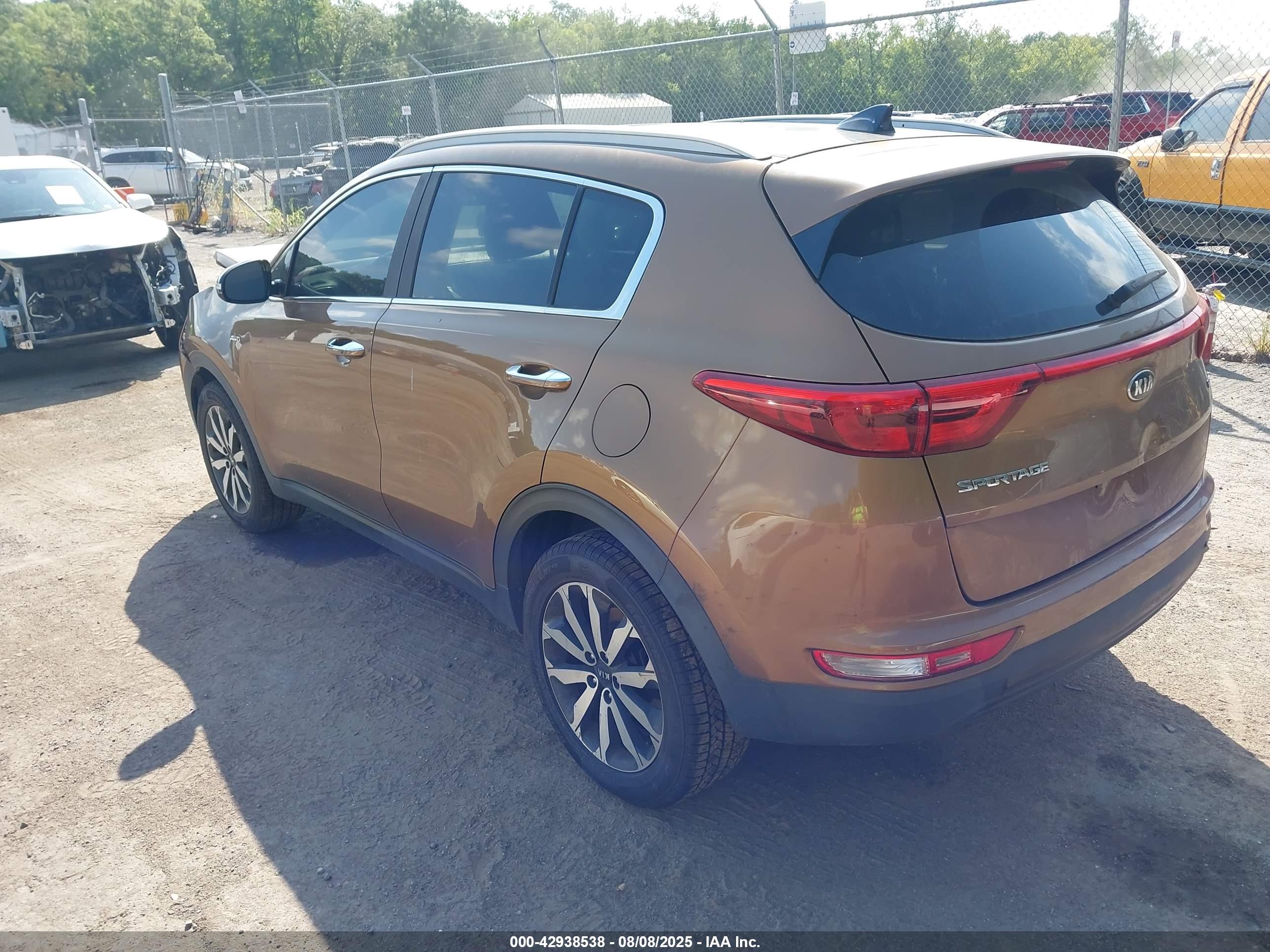KIA SPORTAGE image 3